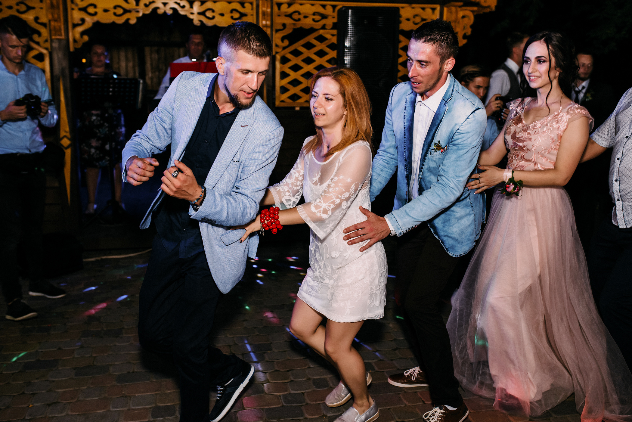 Весільна фотозйомка гарної пари в Рівному. Весільний фотограф | Рівне | Львів | Ваш фотограф на весілля