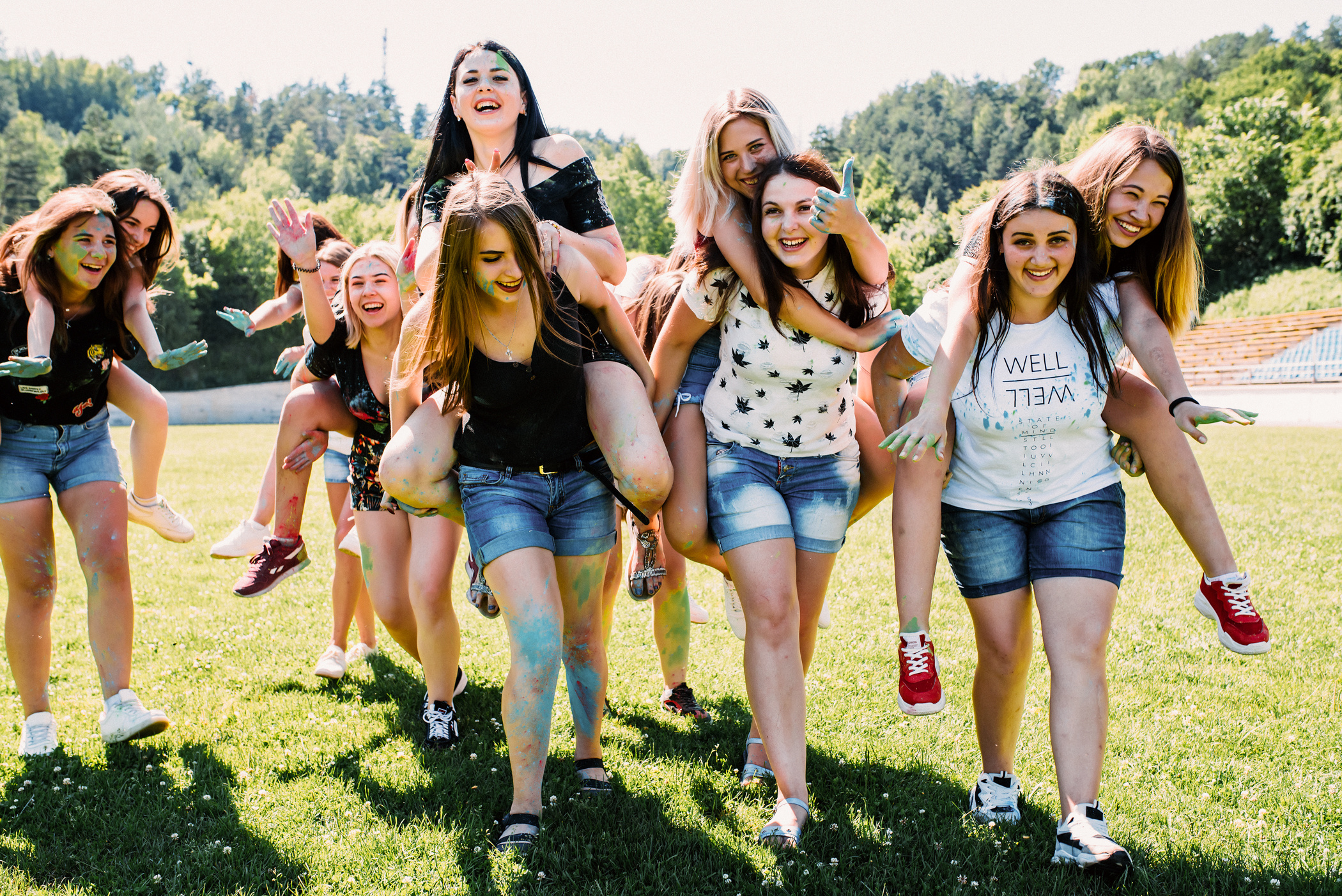 Фотосесія студентів з фарбою Холі. Весільний фотограф | Рівне | Львів | Ваш фотограф на весілля