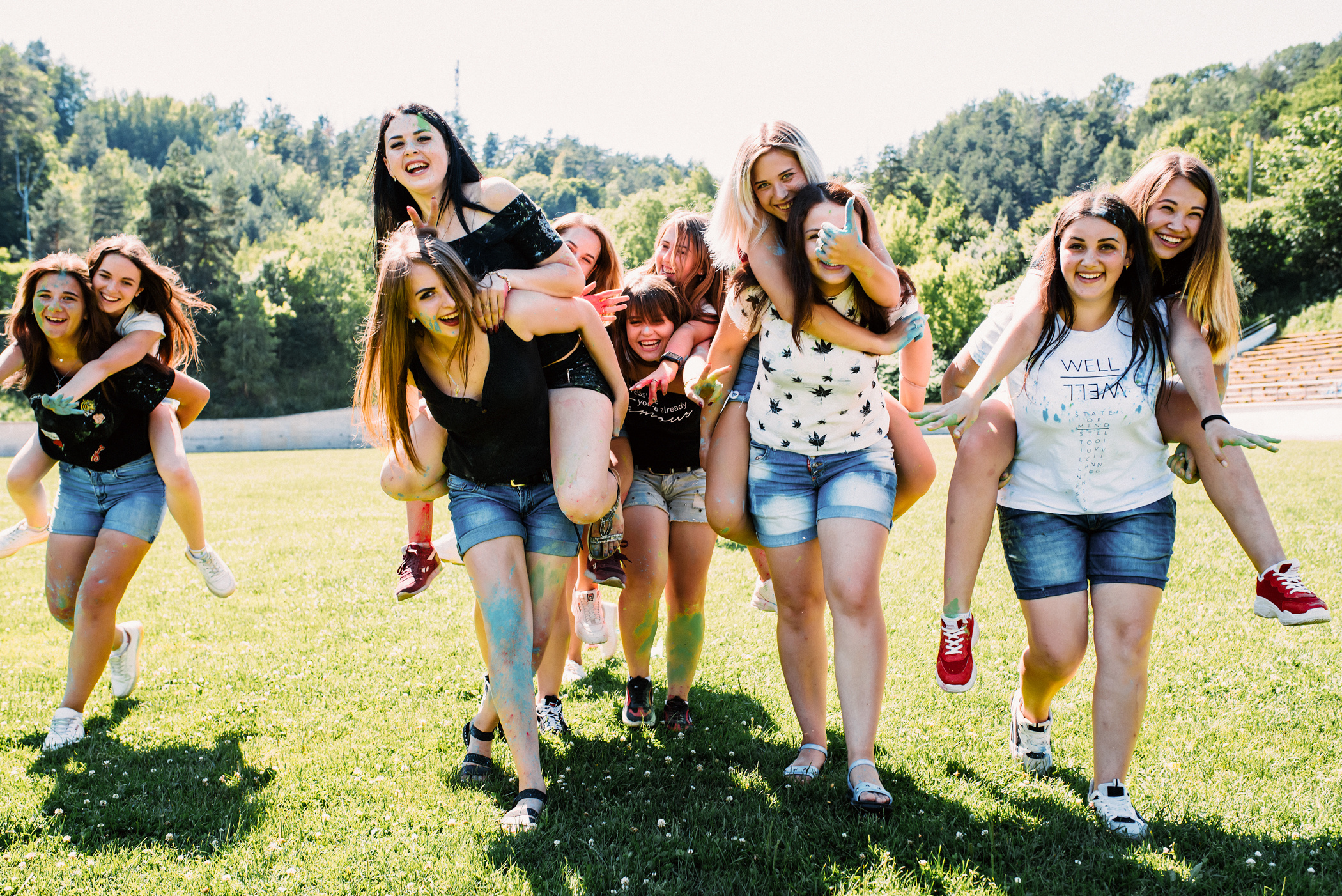 Фотосесія студентів з фарбою Холі. Весільний фотограф | Рівне | Львів | Ваш фотограф на весілля