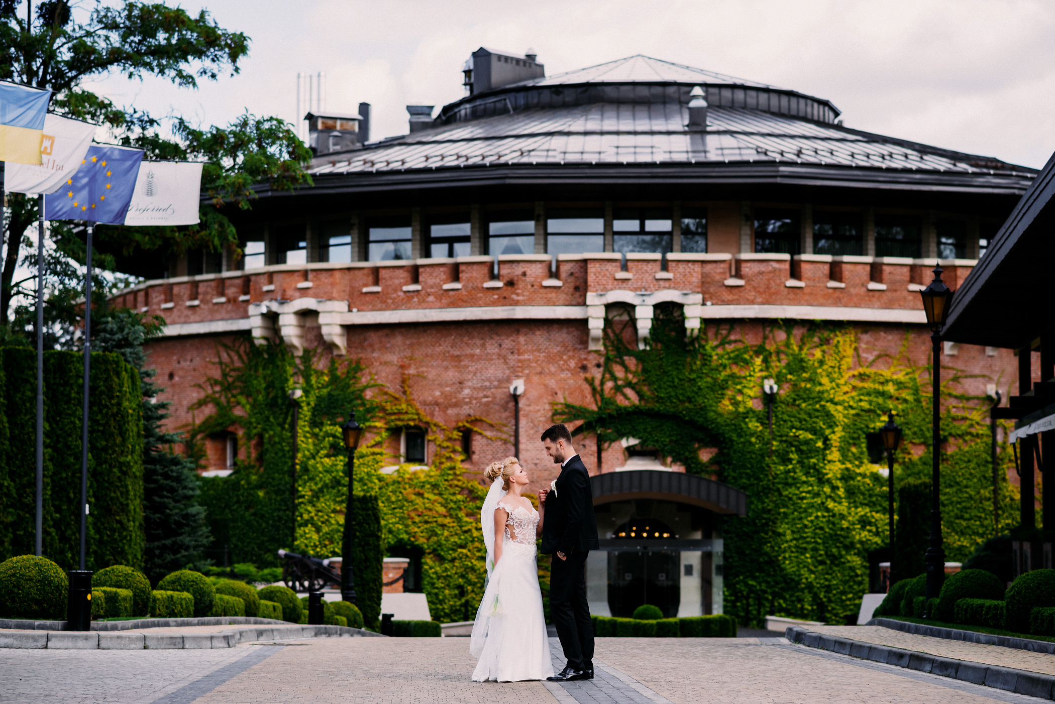 Весілля вишуканої пари у Львові. Весільний фотограф | Рівне | Львів | Ваш фотограф на весілля
