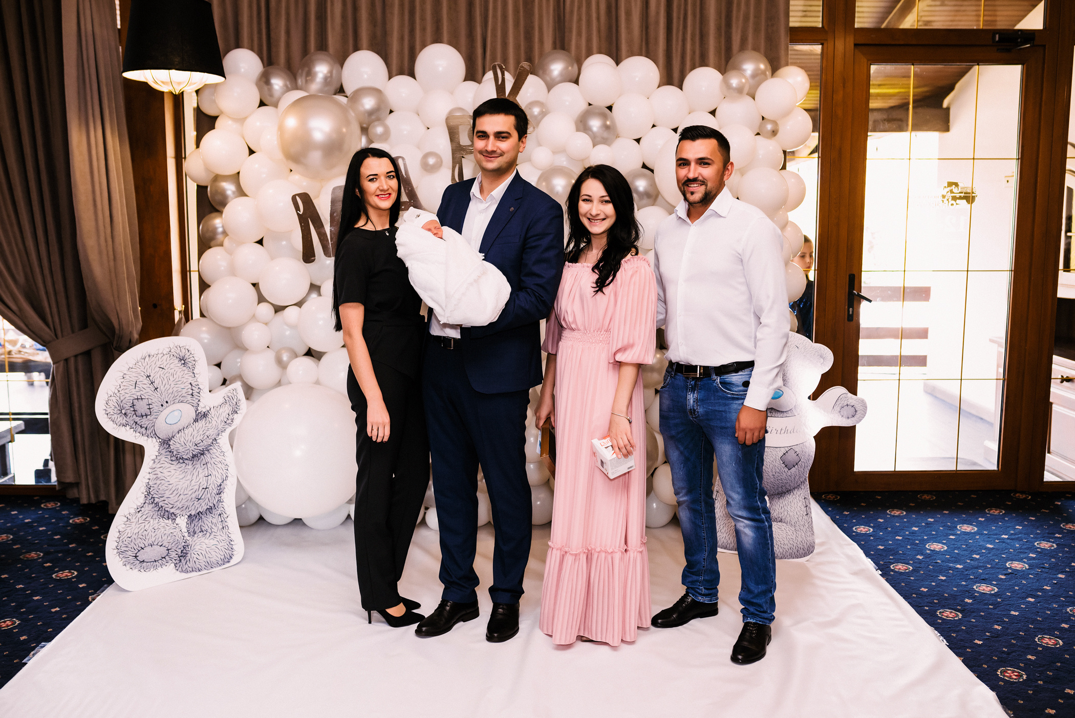 Хрещення маленького янголятка. Весільний фотограф | Рівне | Львів | Ваш фотограф на весілля