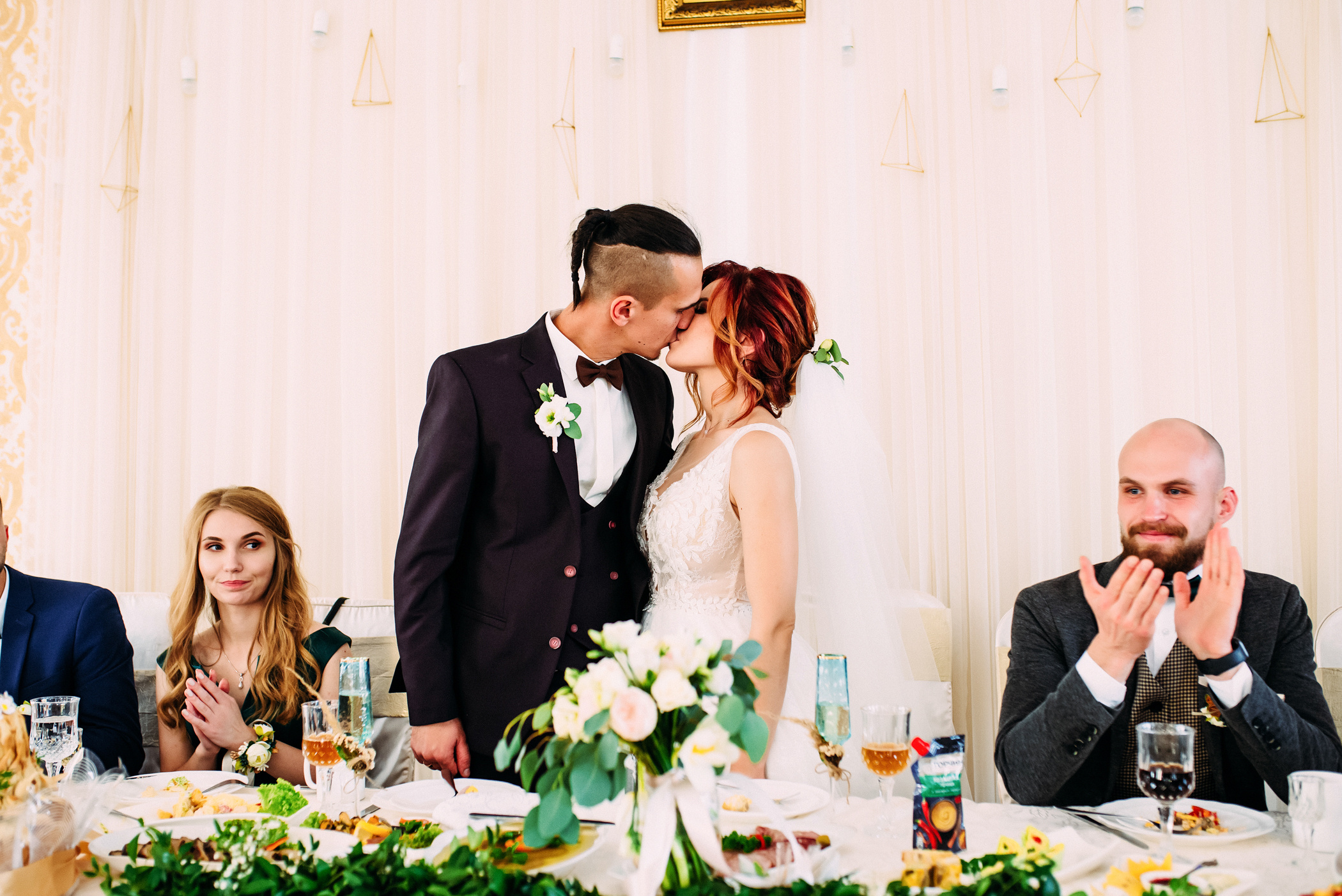 Атмосферне весілля закоханих молодят. Весільний фотограф | Рівне | Львів | Ваш фотограф на весілля