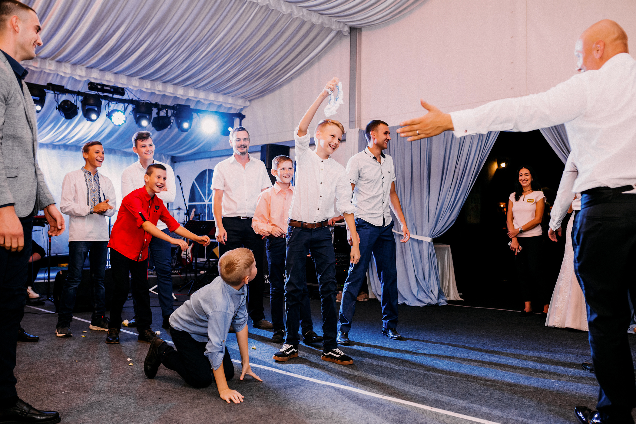 Інтернаціональне весілля в Дубенському замку. Весільний фотограф | Рівне | Львів | Ваш фотограф на весілля