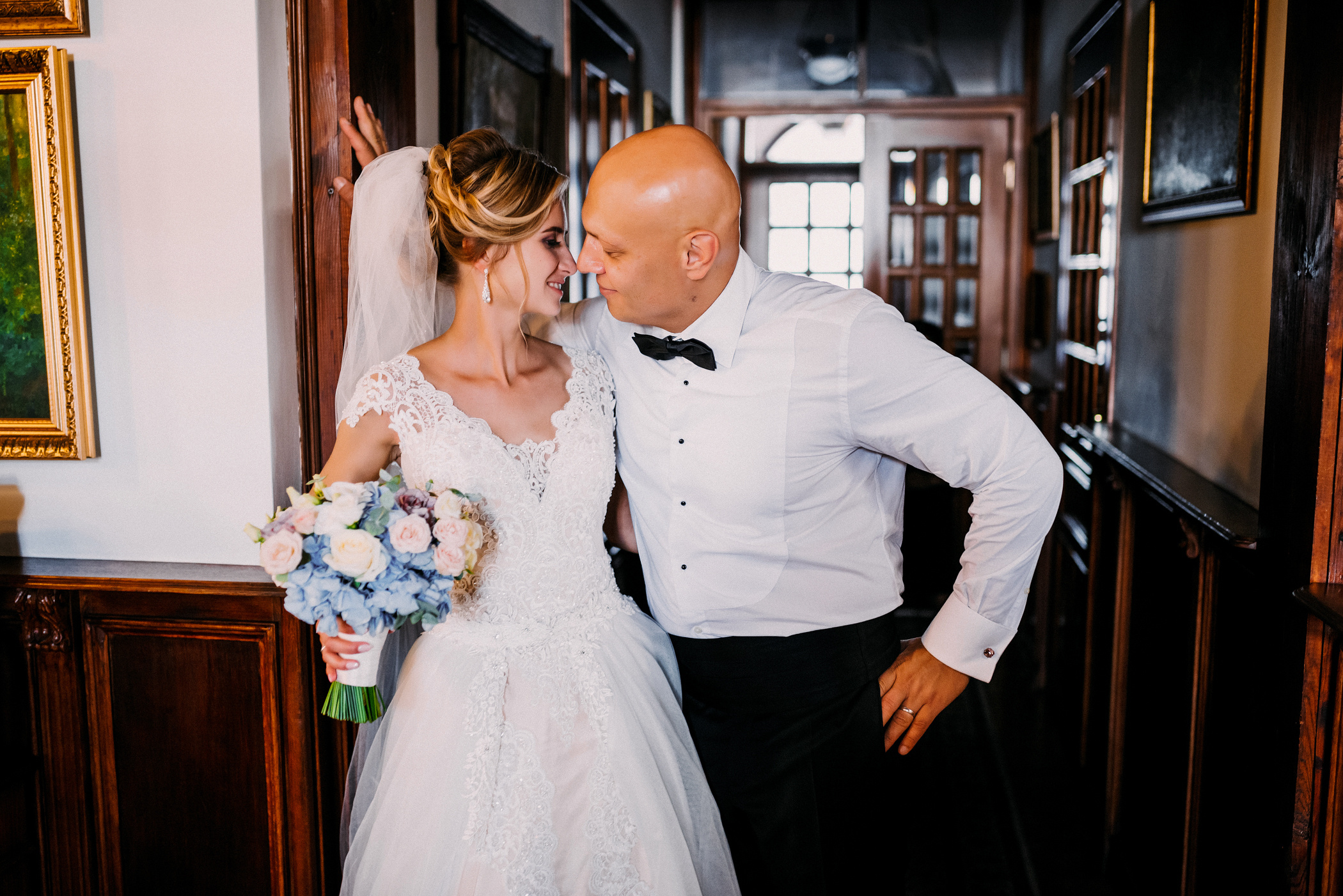 Інтернаціональне весілля в Дубенському замку. Весільний фотограф | Рівне | Львів | Ваш фотограф на весілля