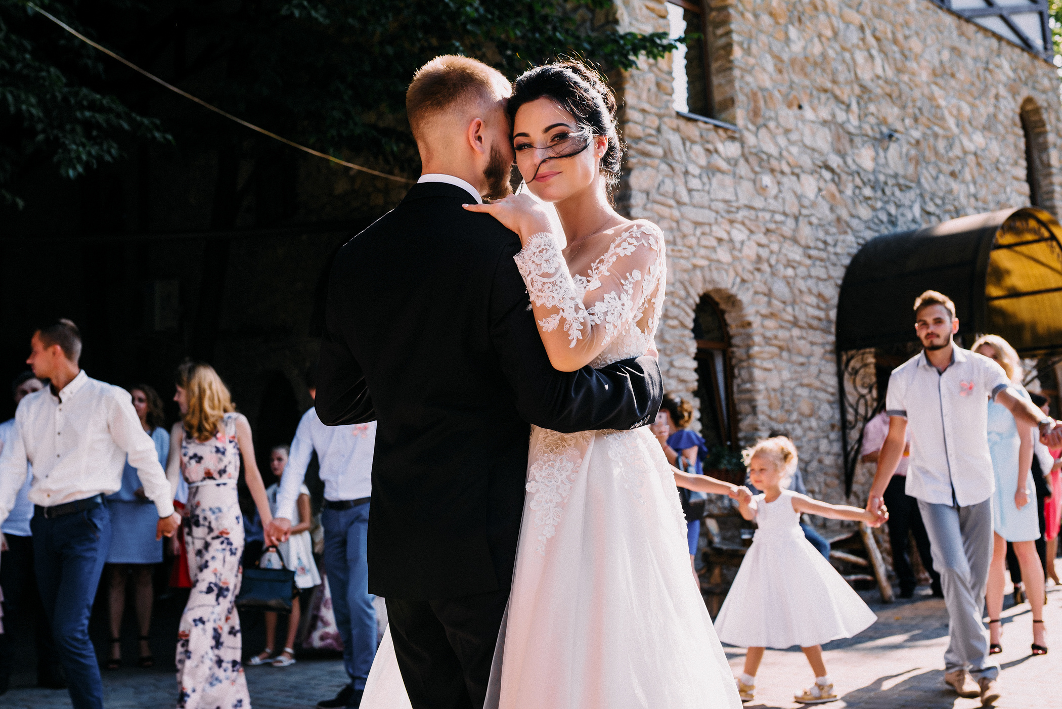 Весільна фотозйомка гарної пари в Рівному. Весільний фотограф | Рівне | Львів | Ваш фотограф на весілля