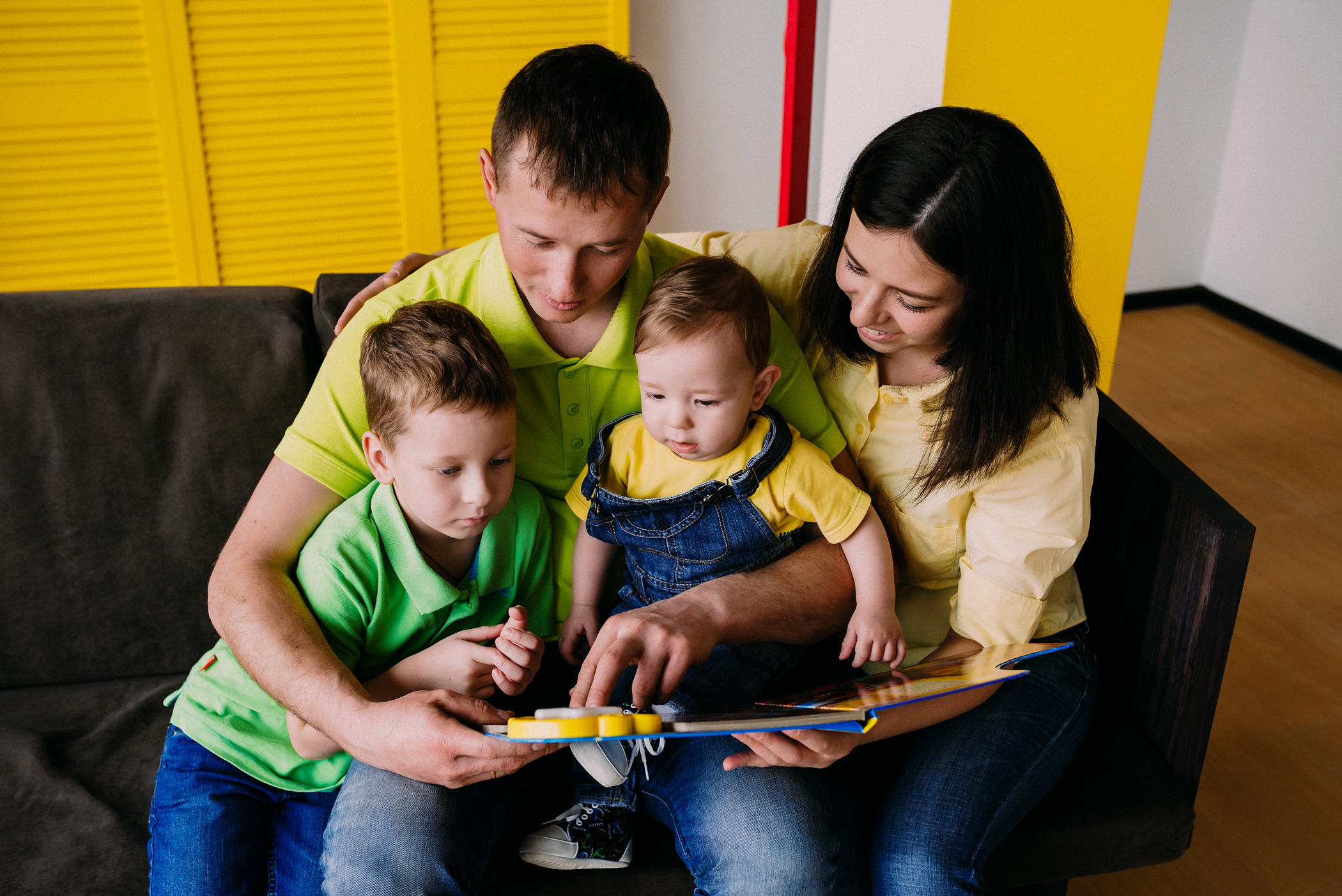Сімейна зйомка в студії. Весільний фотограф | Рівне | Львів | Ваш фотограф на весілля