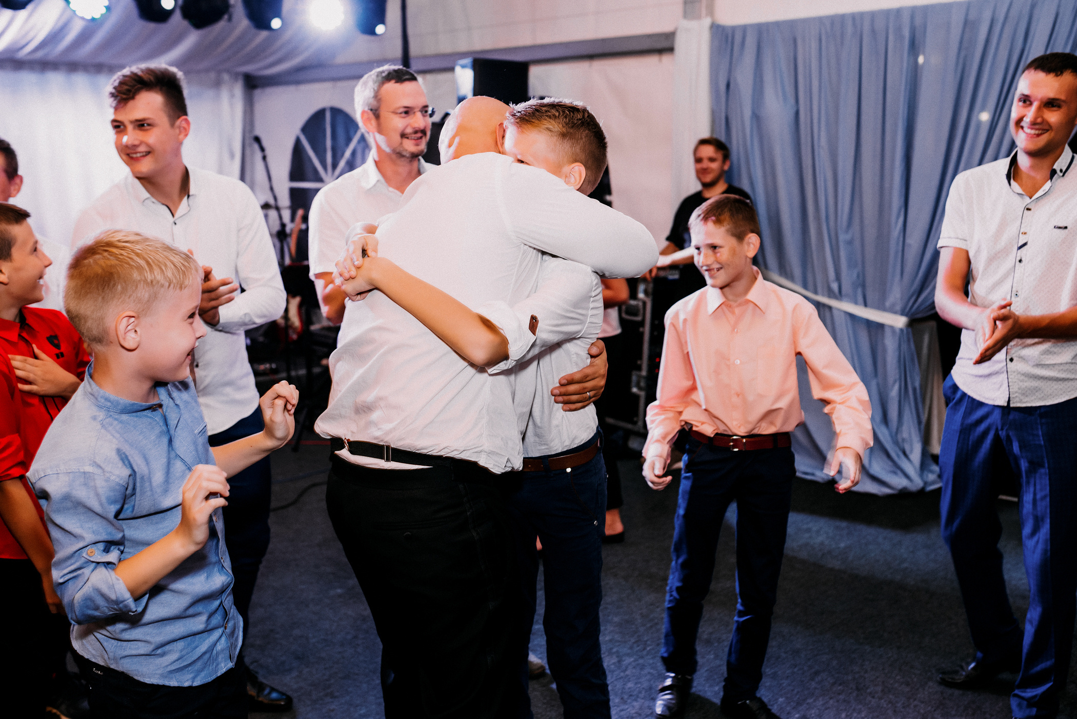 Інтернаціональне весілля в Дубенському замку. Весільний фотограф | Рівне | Львів | Ваш фотограф на весілля