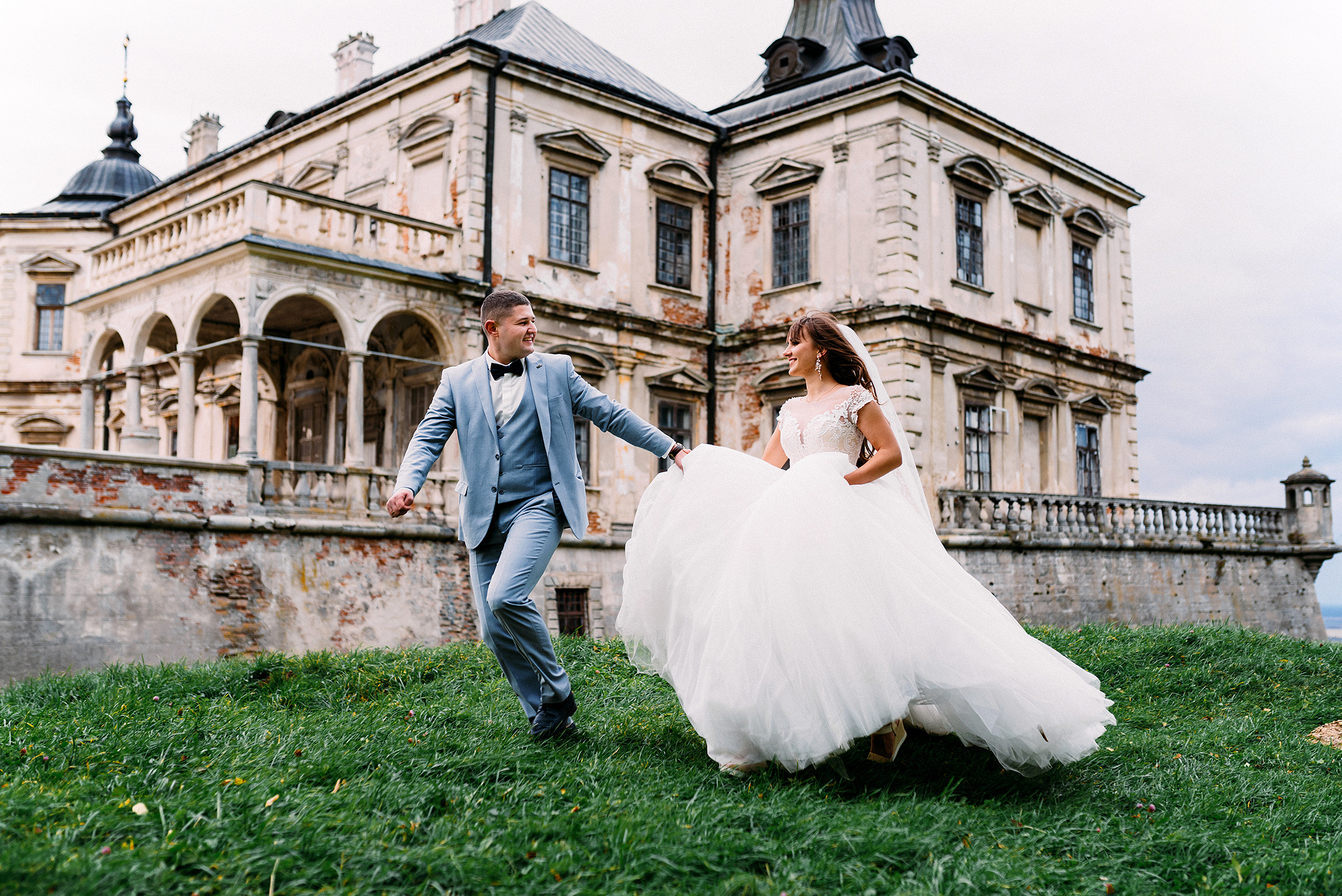 Крута зйомка в Підгорецькому замку. Весільний фотограф | Рівне | Львів | Ваш фотограф на весілля