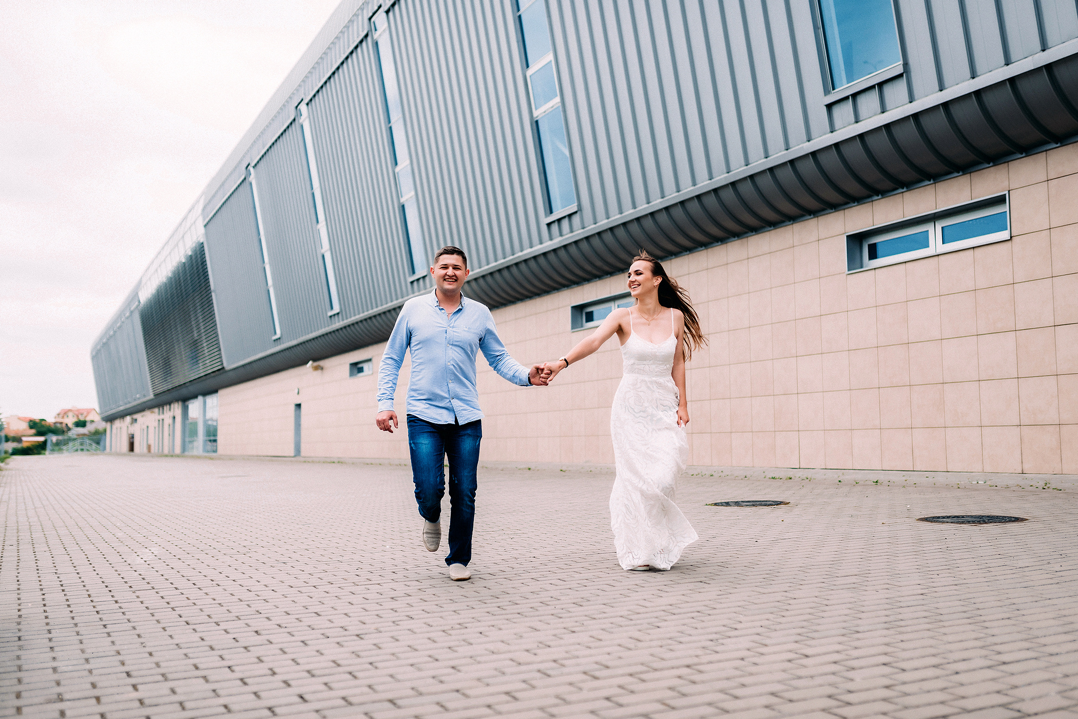 Історія закоханих в аеропорту. Весільний фотограф | Рівне | Львів | Ваш фотограф на весілля