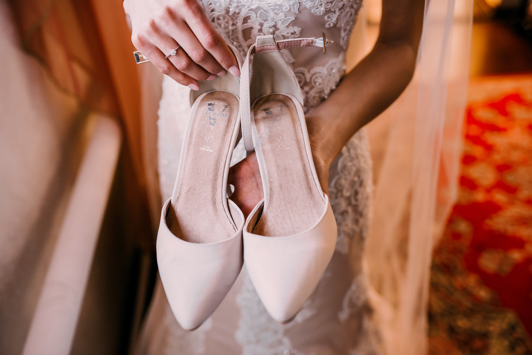 Інтернаціональне весілля в Дубенському замку. Весільний фотограф | Рівне | Львів | Ваш фотограф на весілля