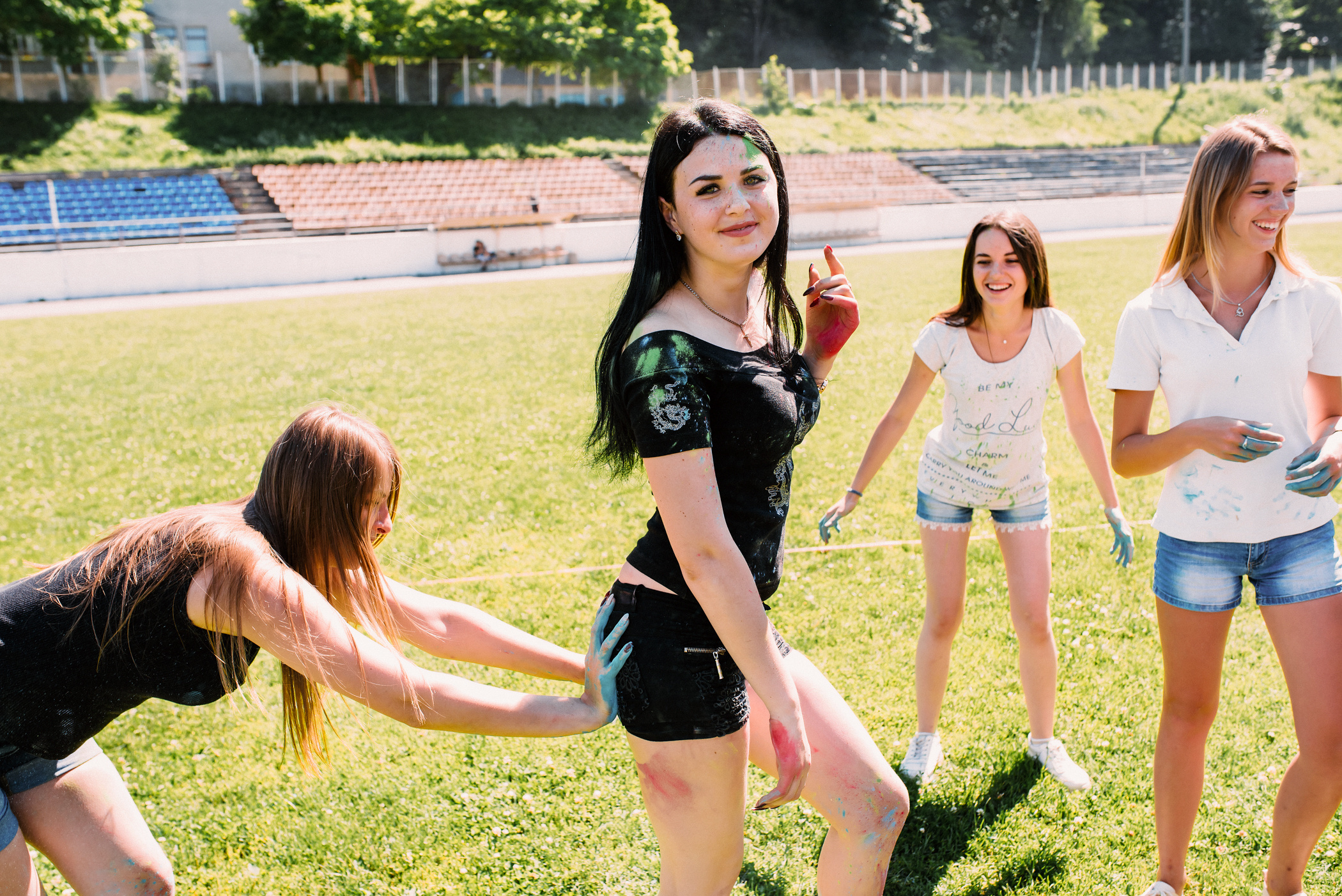 Фотосесія студентів з фарбою Холі. Весільний фотограф | Рівне | Львів | Ваш фотограф на весілля