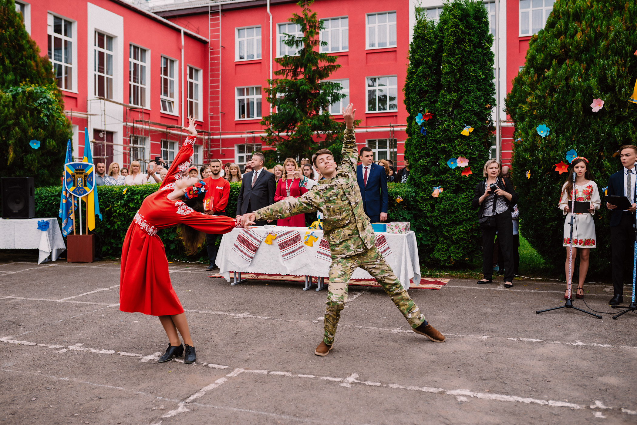 Останній Дзвоник. Весільний фотограф | Рівне | Львів | Ваш фотограф на весілля