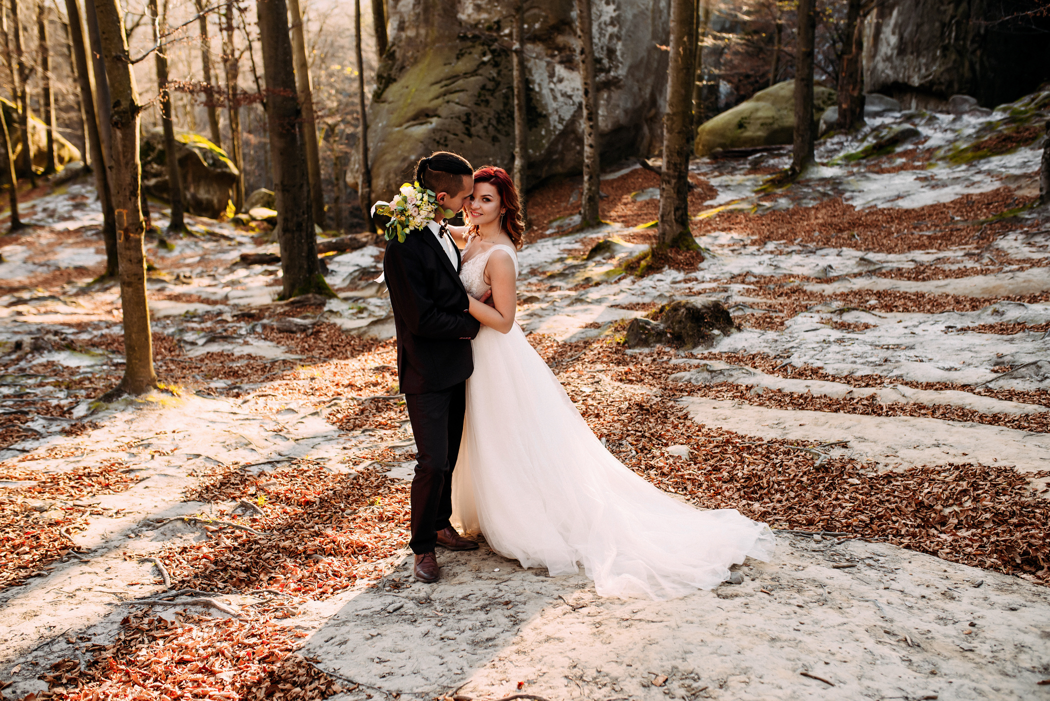 Післявесільна фотосесія в скелях Довбуша. Весільний фотограф | Рівне | Львів | Ваш фотограф на весілля