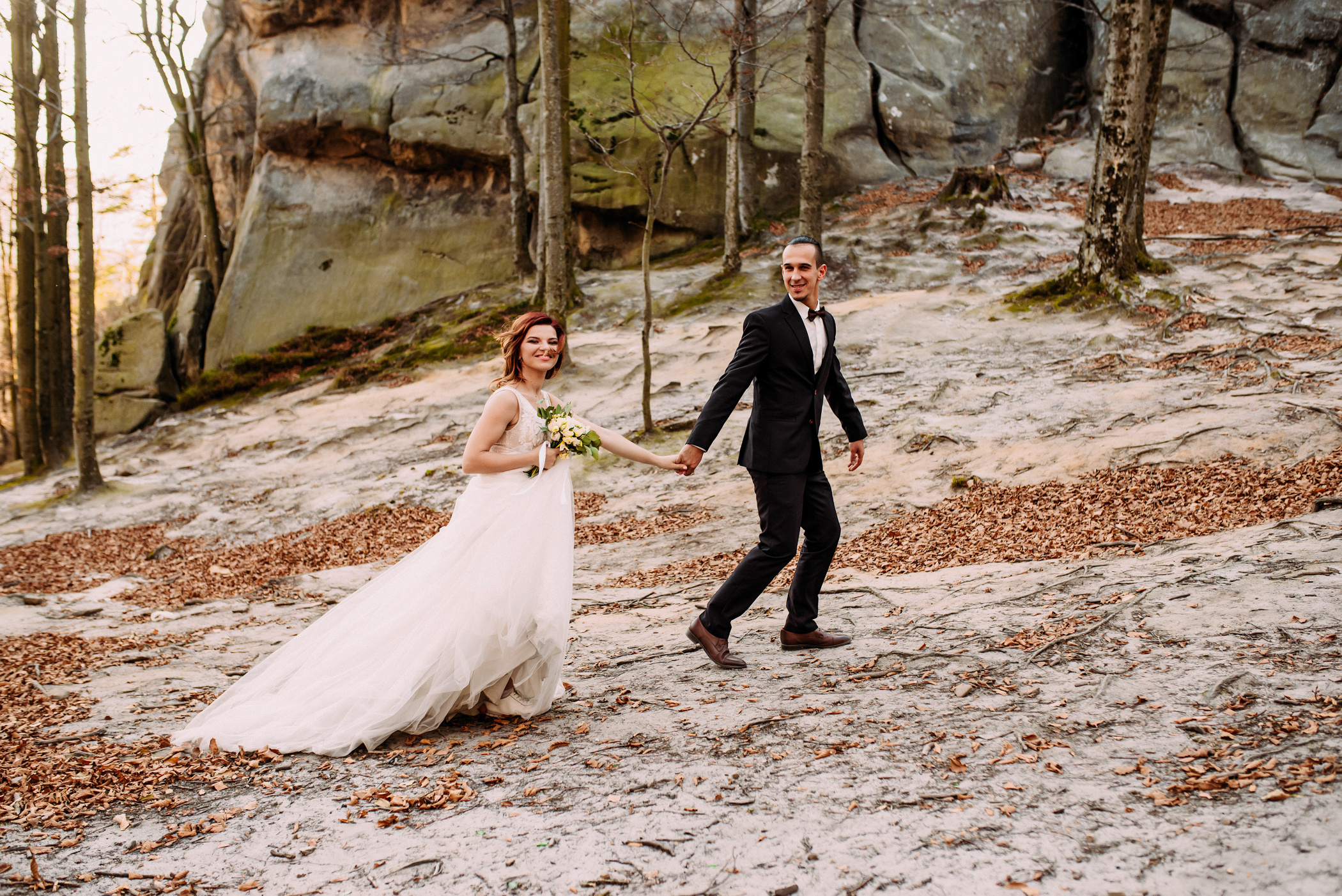 Післявесільна фотосесія в скелях Довбуша. Весільний фотограф | Рівне | Львів | Ваш фотограф на весілля