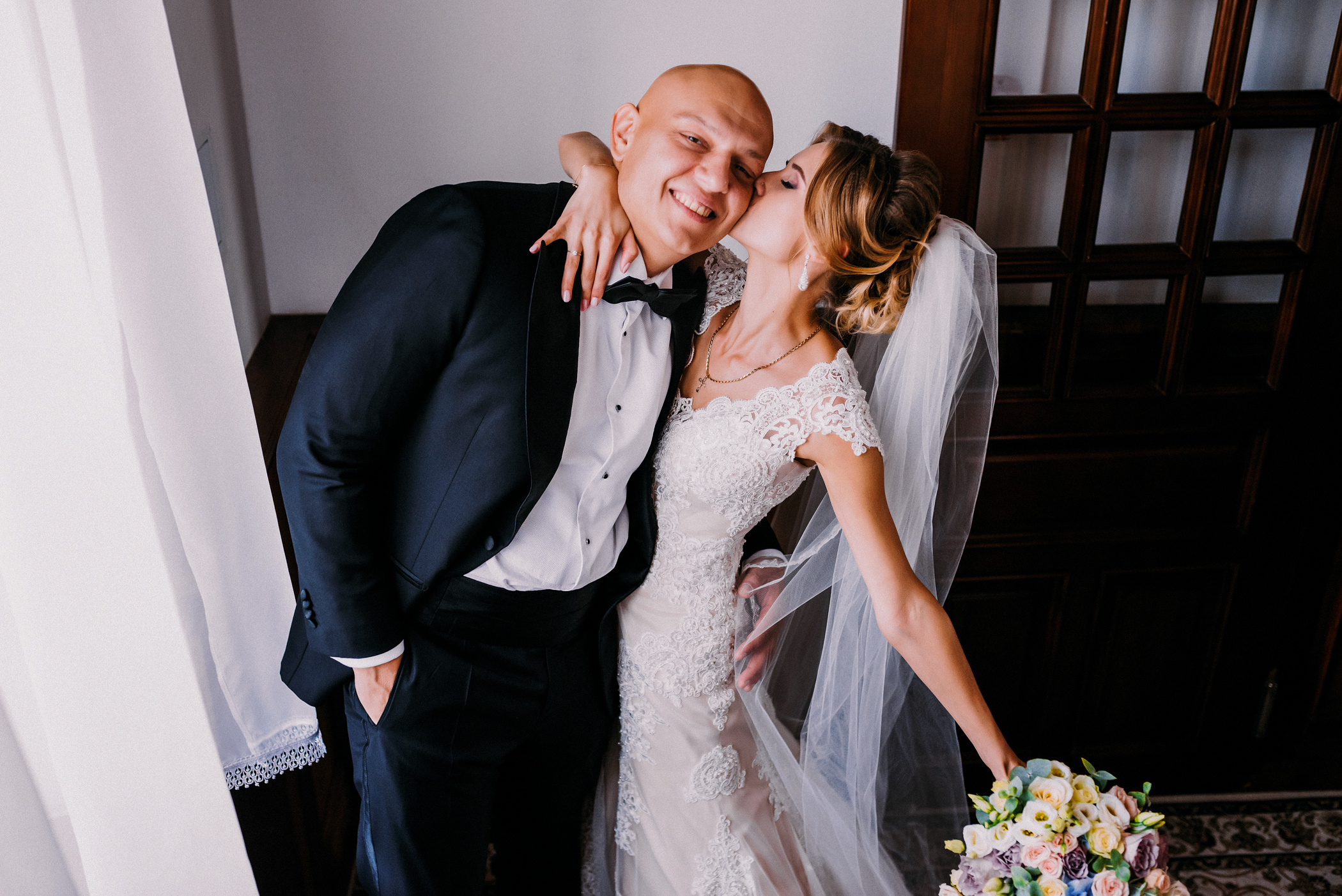 Інтернаціональне весілля в Дубенському замку. Весільний фотограф | Рівне | Львів | Ваш фотограф на весілля