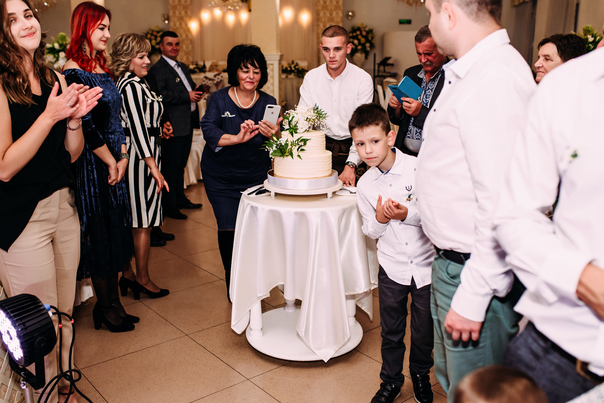 Атмосферне весілля закоханих молодят. Весільний фотограф | Рівне | Львів | Ваш фотограф на весілля
