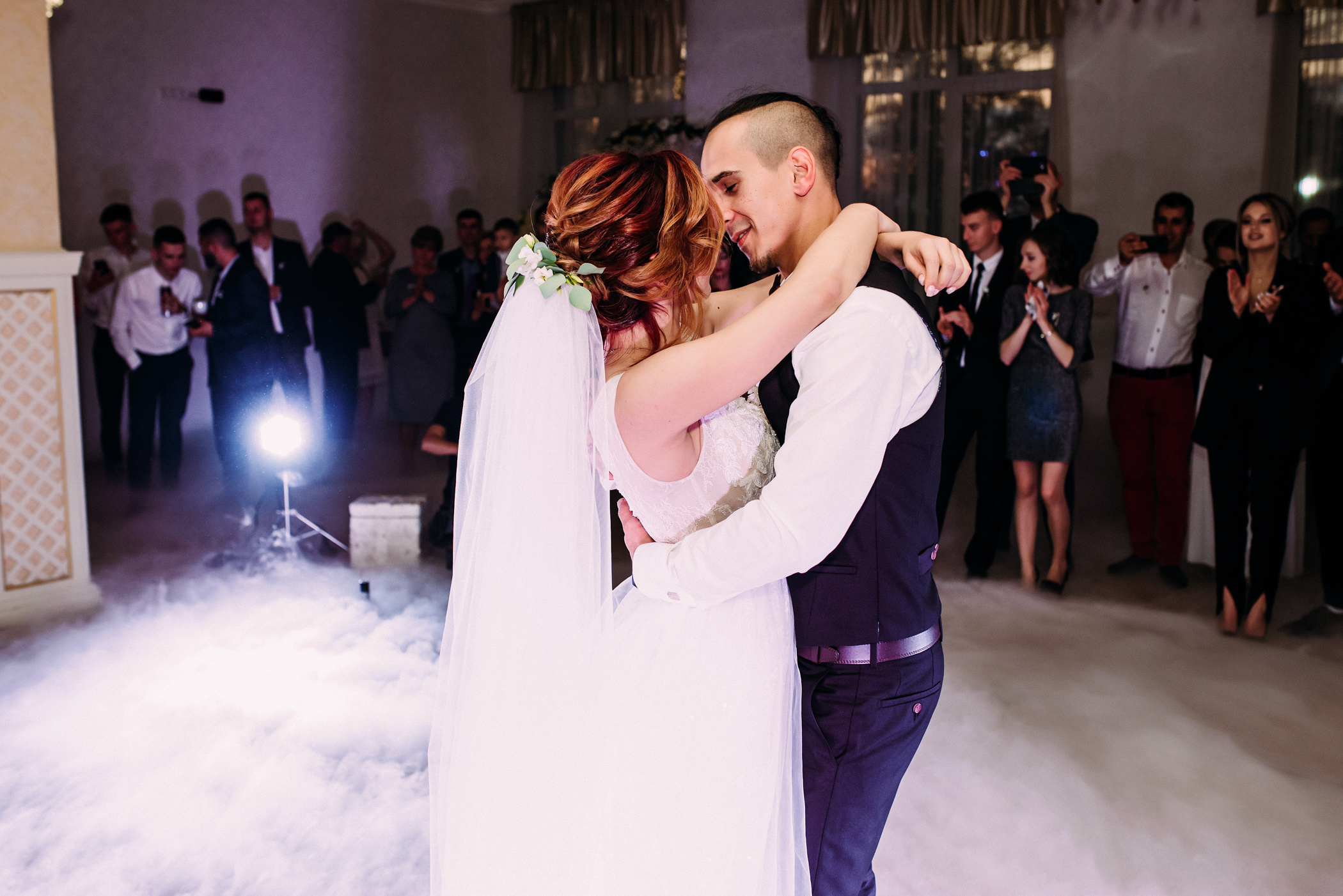 Атмосферне весілля закоханих молодят. Весільний фотограф | Рівне | Львів | Ваш фотограф на весілля