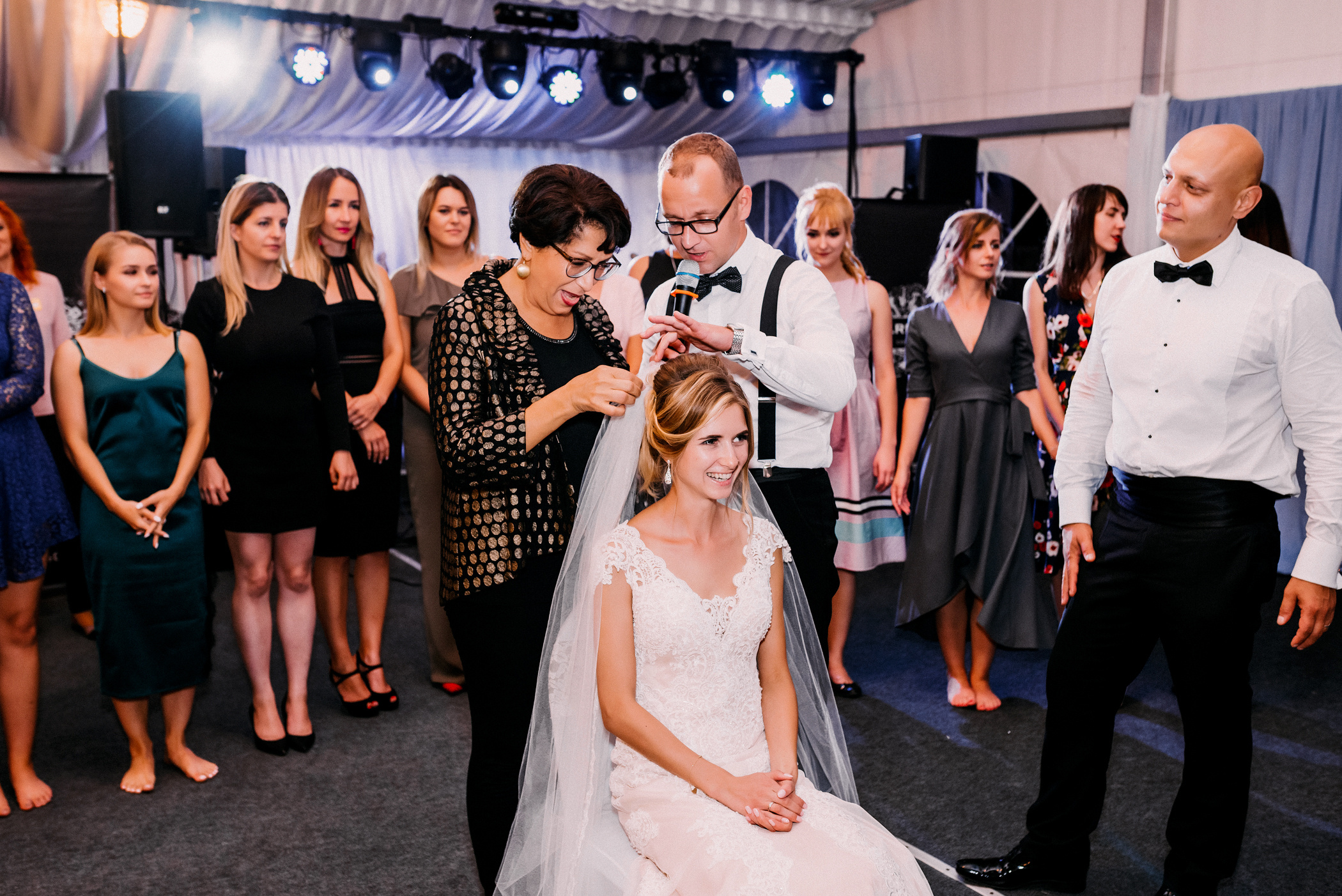 Інтернаціональне весілля в Дубенському замку. Весільний фотограф | Рівне | Львів | Ваш фотограф на весілля