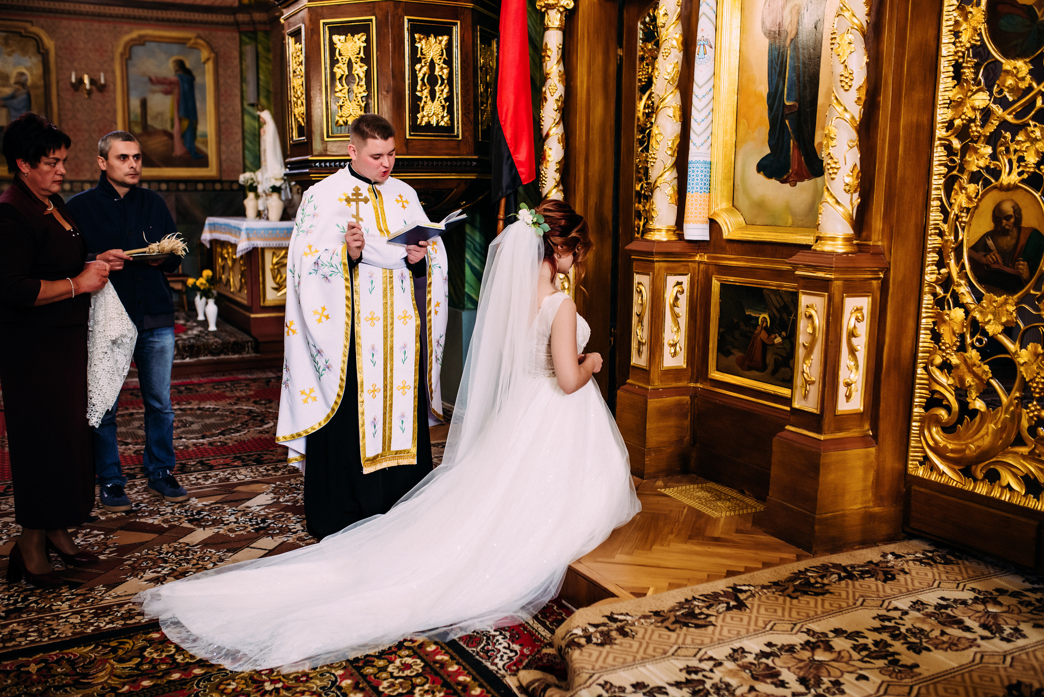 Атмосферне весілля закоханих молодят. Весільний фотограф | Рівне | Львів | Ваш фотограф на весілля