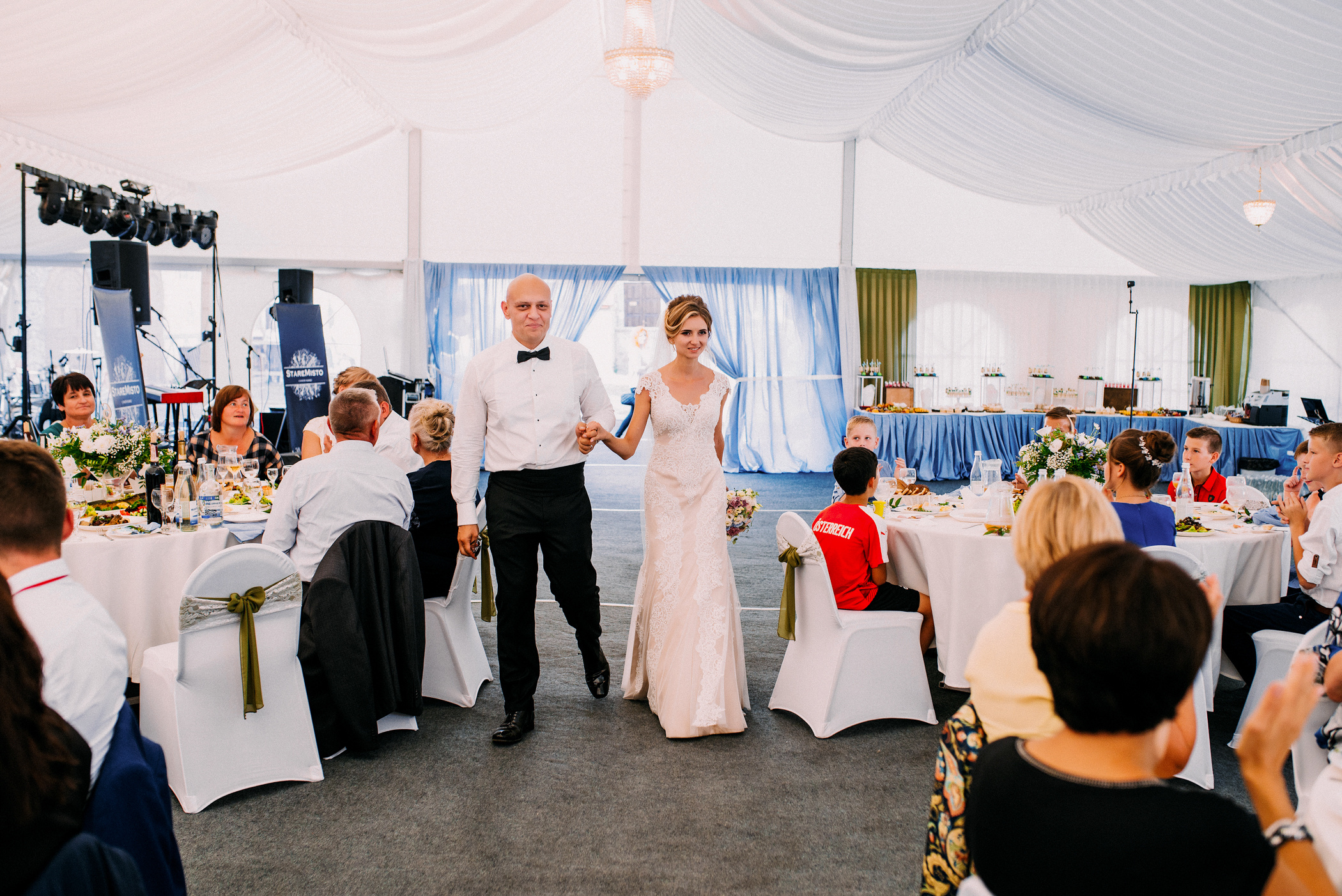 Інтернаціональне весілля в Дубенському замку. Весільний фотограф | Рівне | Львів | Ваш фотограф на весілля