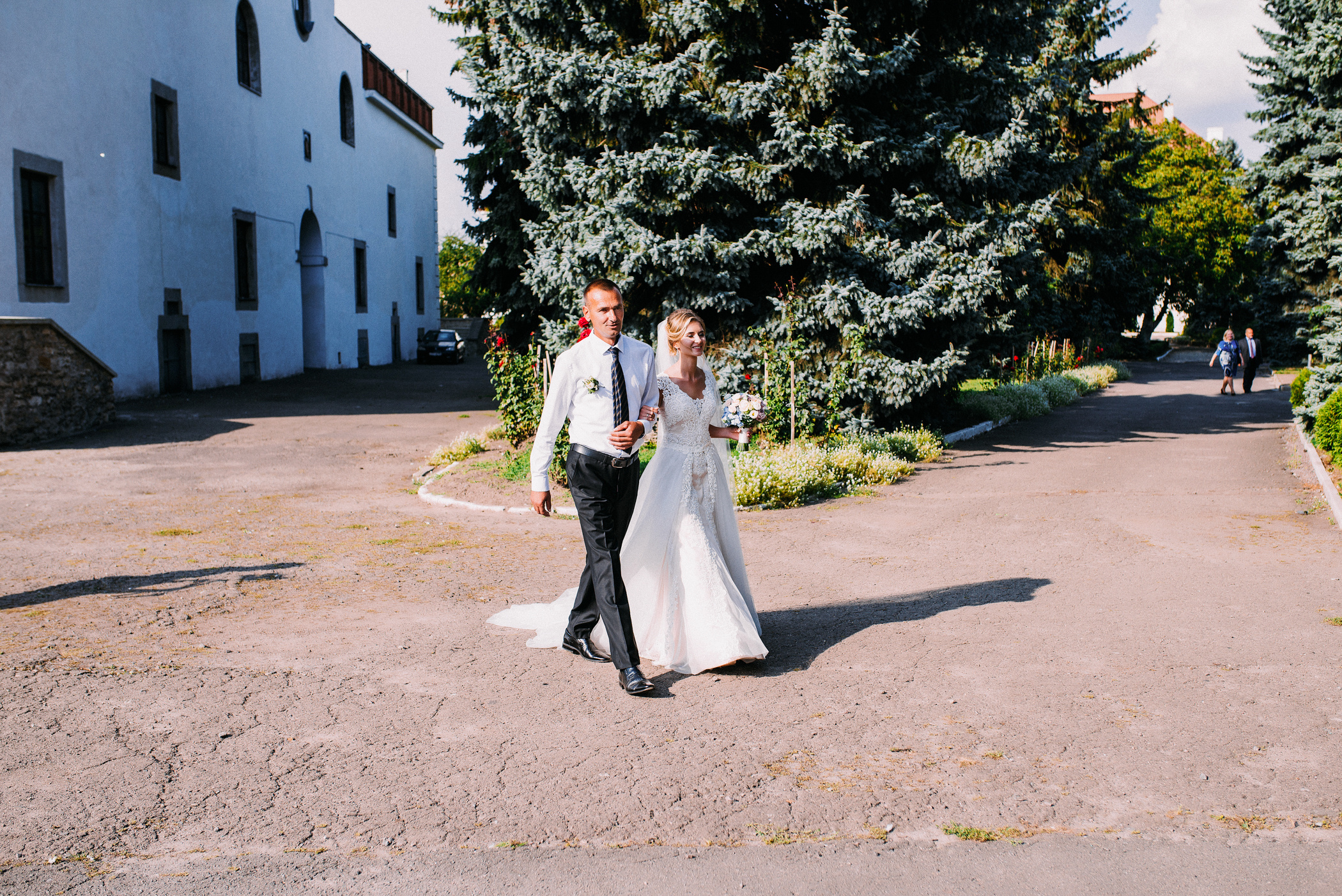 Інтернаціональне весілля в Дубенському замку. Весільний фотограф | Рівне | Львів | Ваш фотограф на весілля
