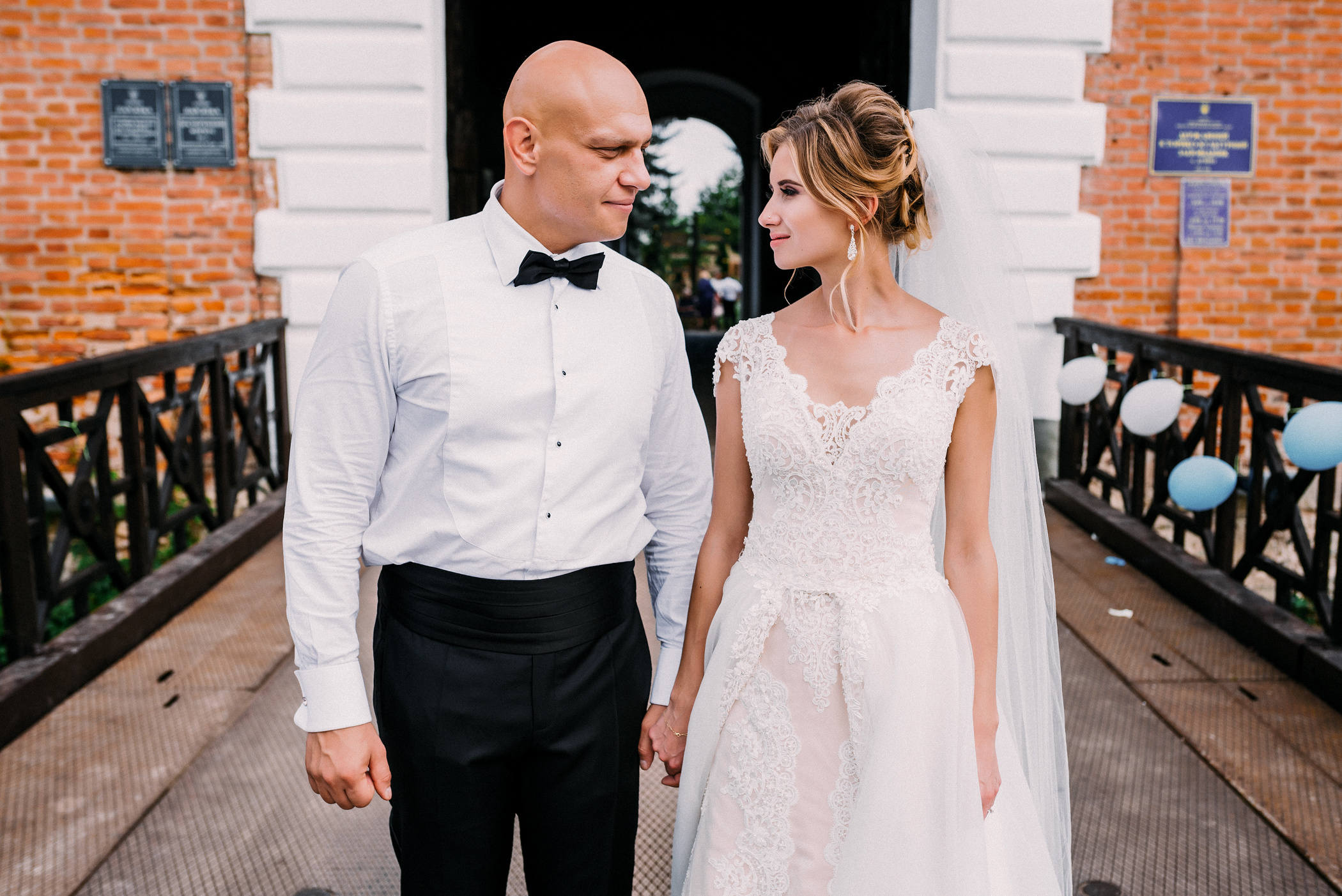 Інтернаціональне весілля в Дубенському замку. Весільний фотограф | Рівне | Львів | Ваш фотограф на весілля