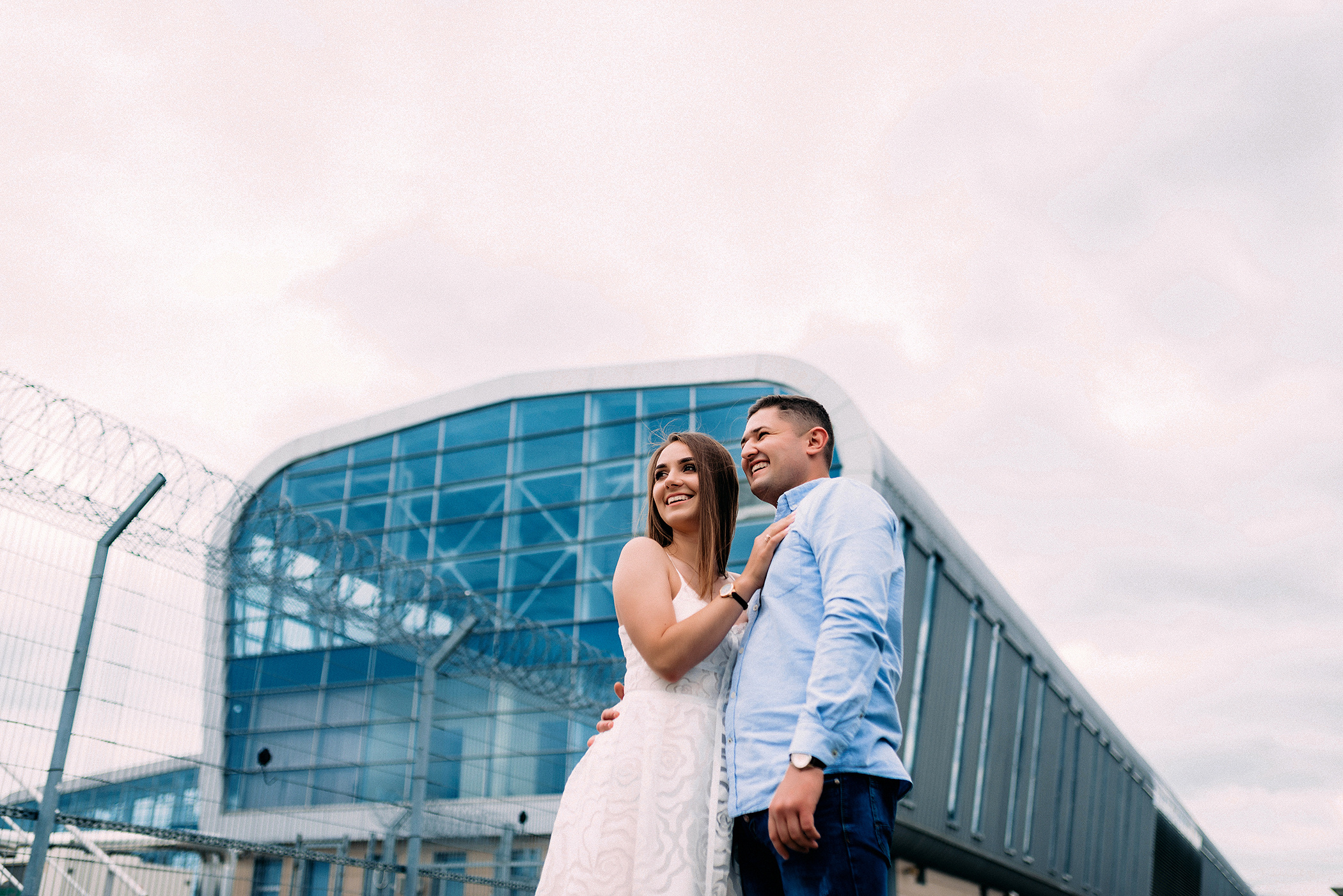 Історія закоханих в аеропорту. Весільний фотограф | Рівне | Львів | Ваш фотограф на весілля