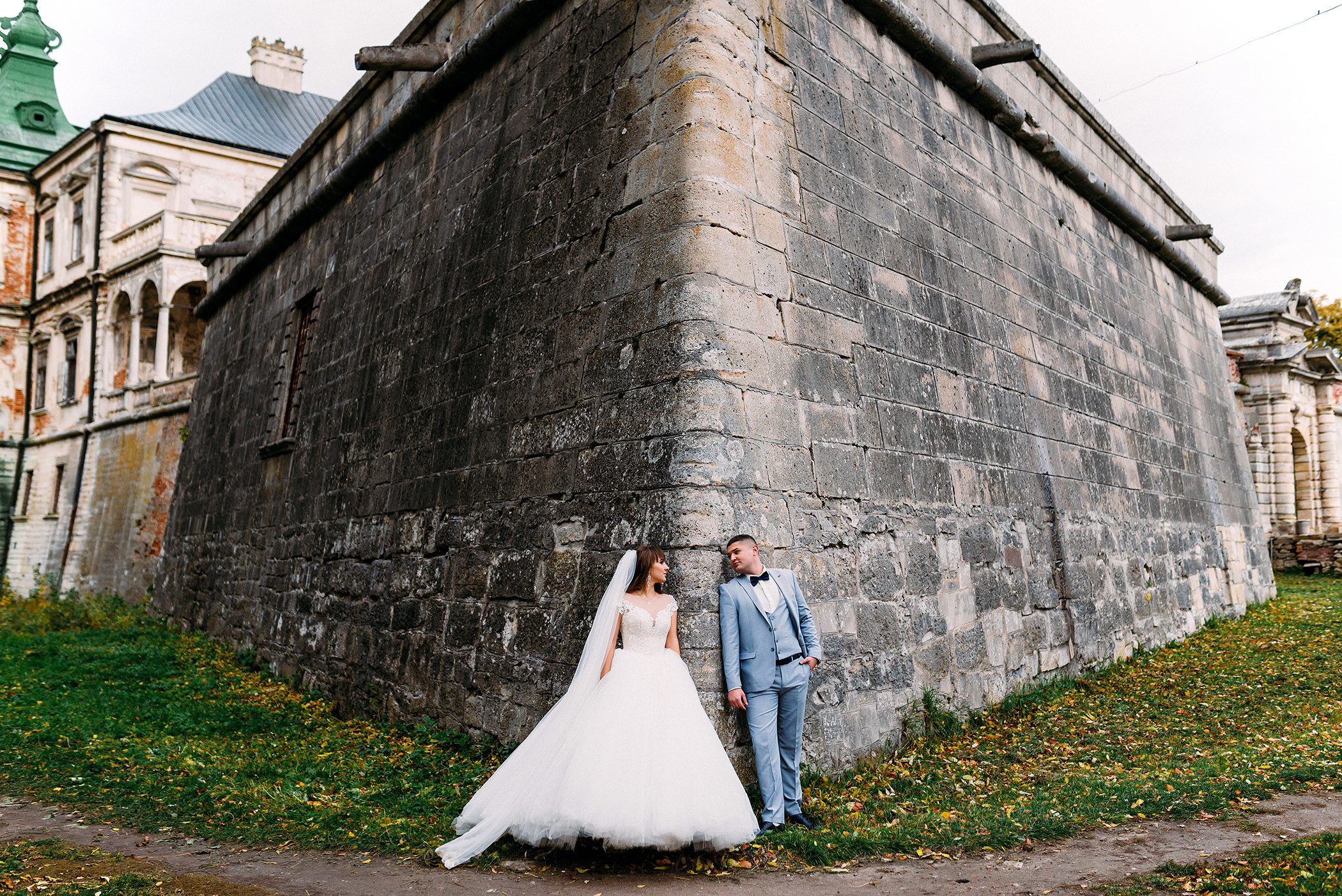 Крута зйомка в Підгорецькому замку. Весільний фотограф | Рівне | Львів | Ваш фотограф на весілля