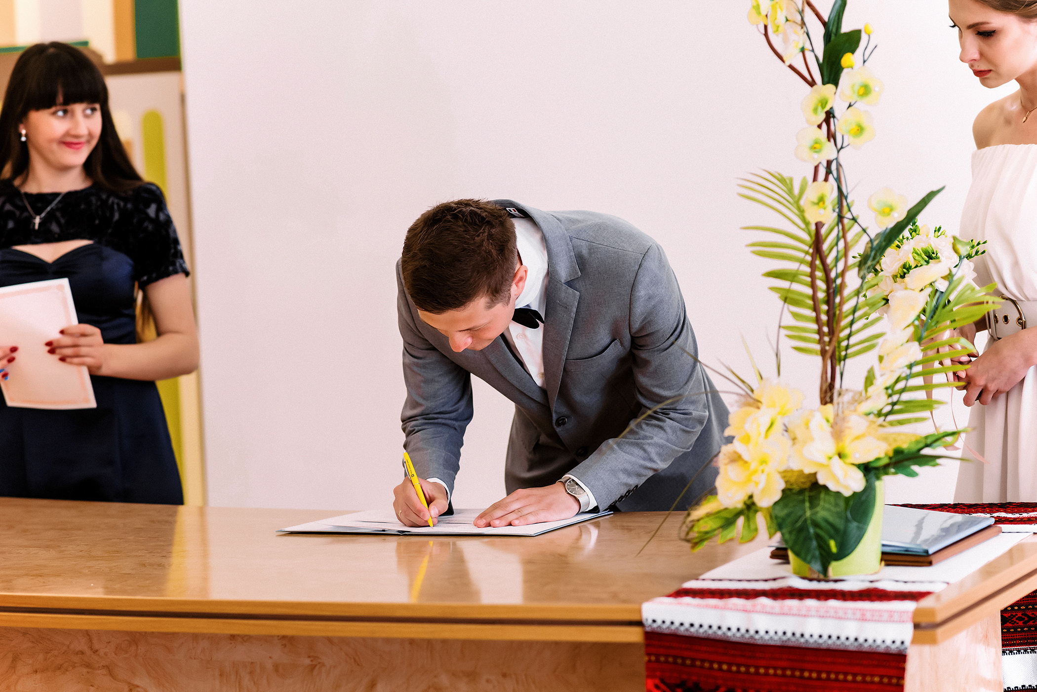 Реєстрація шлюбу та прогулянка Львовом. Весільний фотограф | Рівне | Львів | Ваш фотограф на весілля