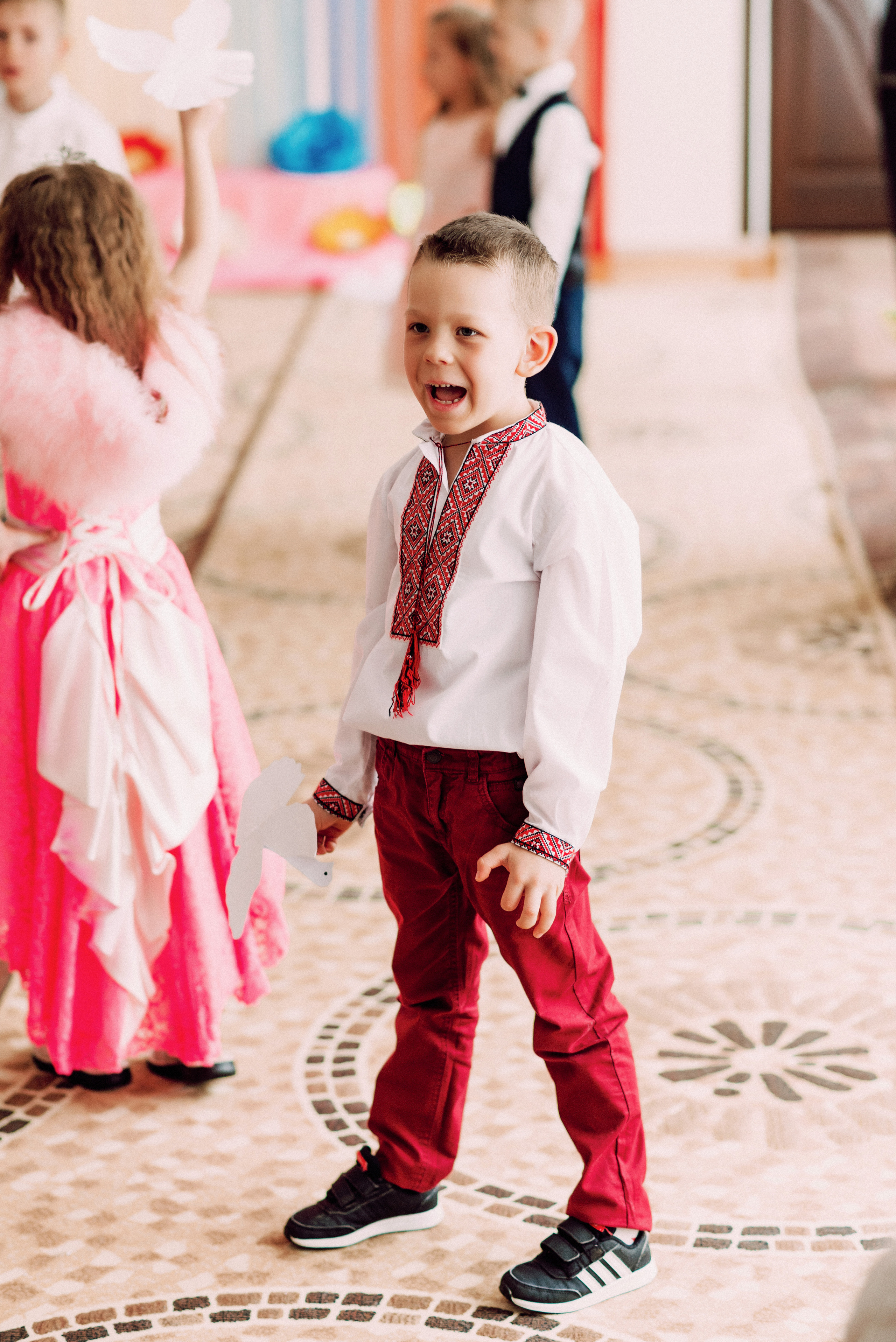 Ранок в садочку. Весільний фотограф | Рівне | Львів | Ваш фотограф на весілля