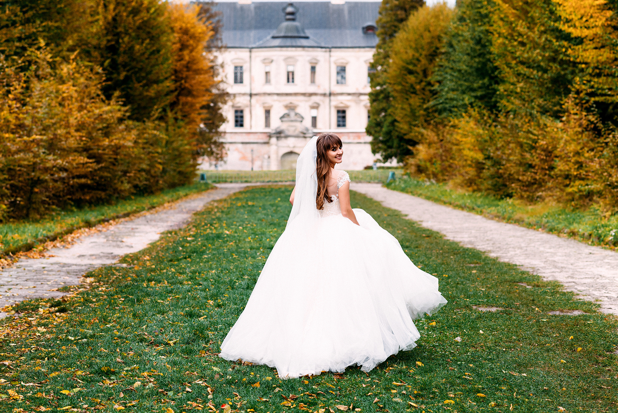 Крута зйомка в Підгорецькому замку. Весільний фотограф | Рівне | Львів | Ваш фотограф на весілля