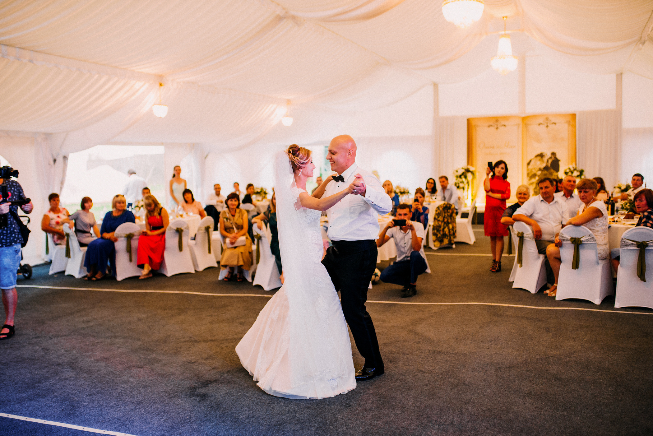 Інтернаціональне весілля в Дубенському замку. Весільний фотограф | Рівне | Львів | Ваш фотограф на весілля