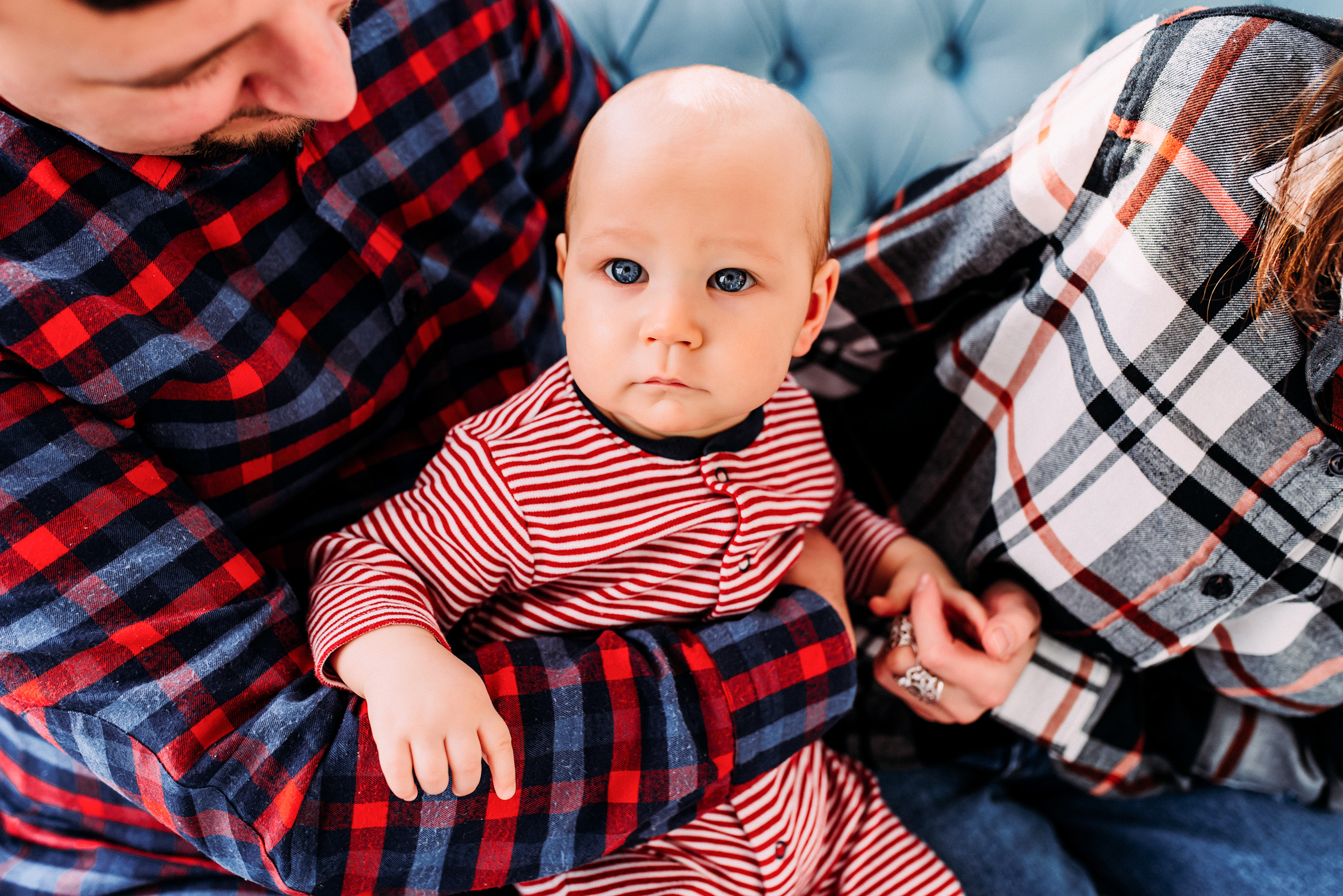 Щаслива сім’я в студії. Весільний фотограф | Рівне | Львів | Ваш фотограф на весілля