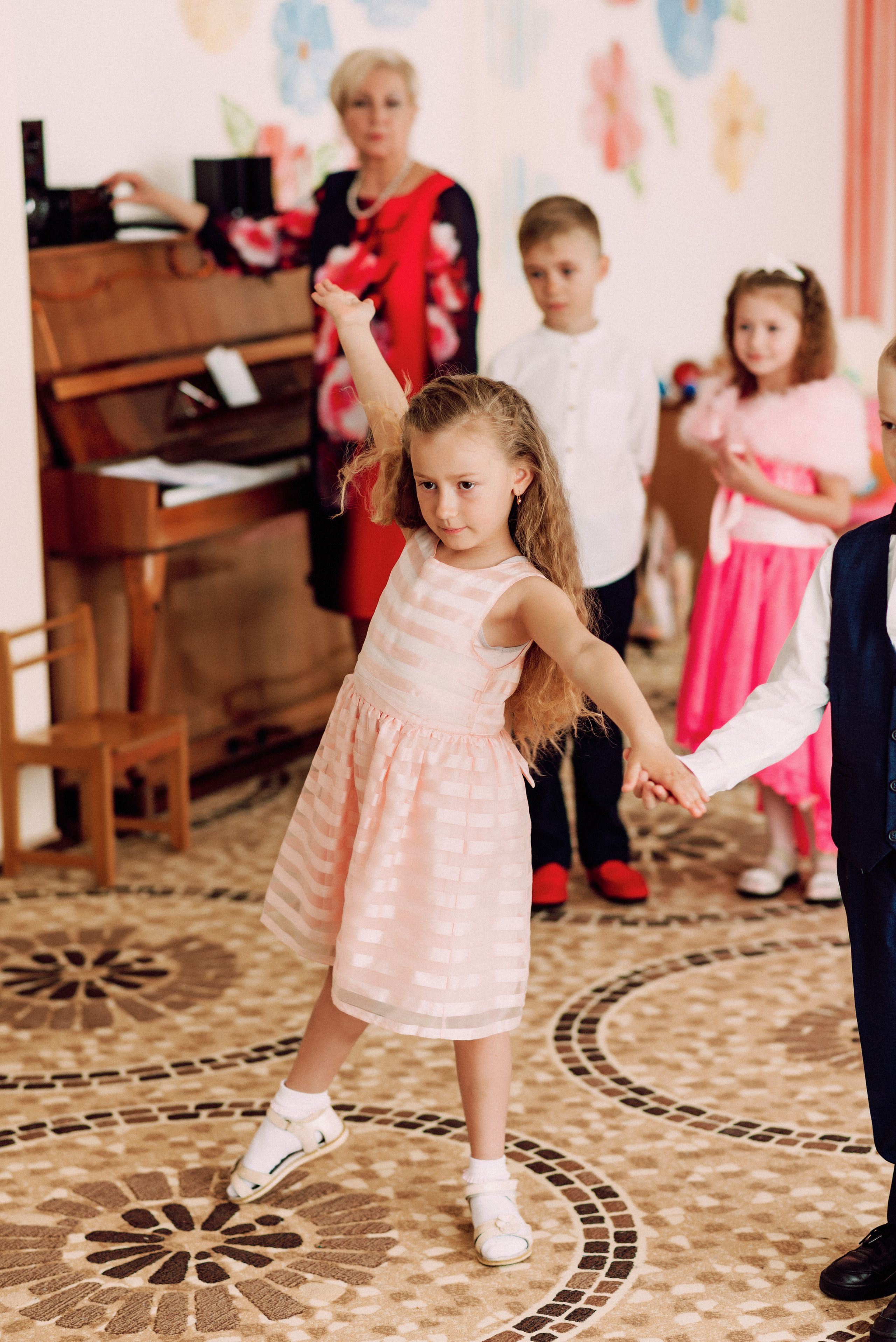 Ранок в садочку. Весільний фотограф | Рівне | Львів | Ваш фотограф на весілля