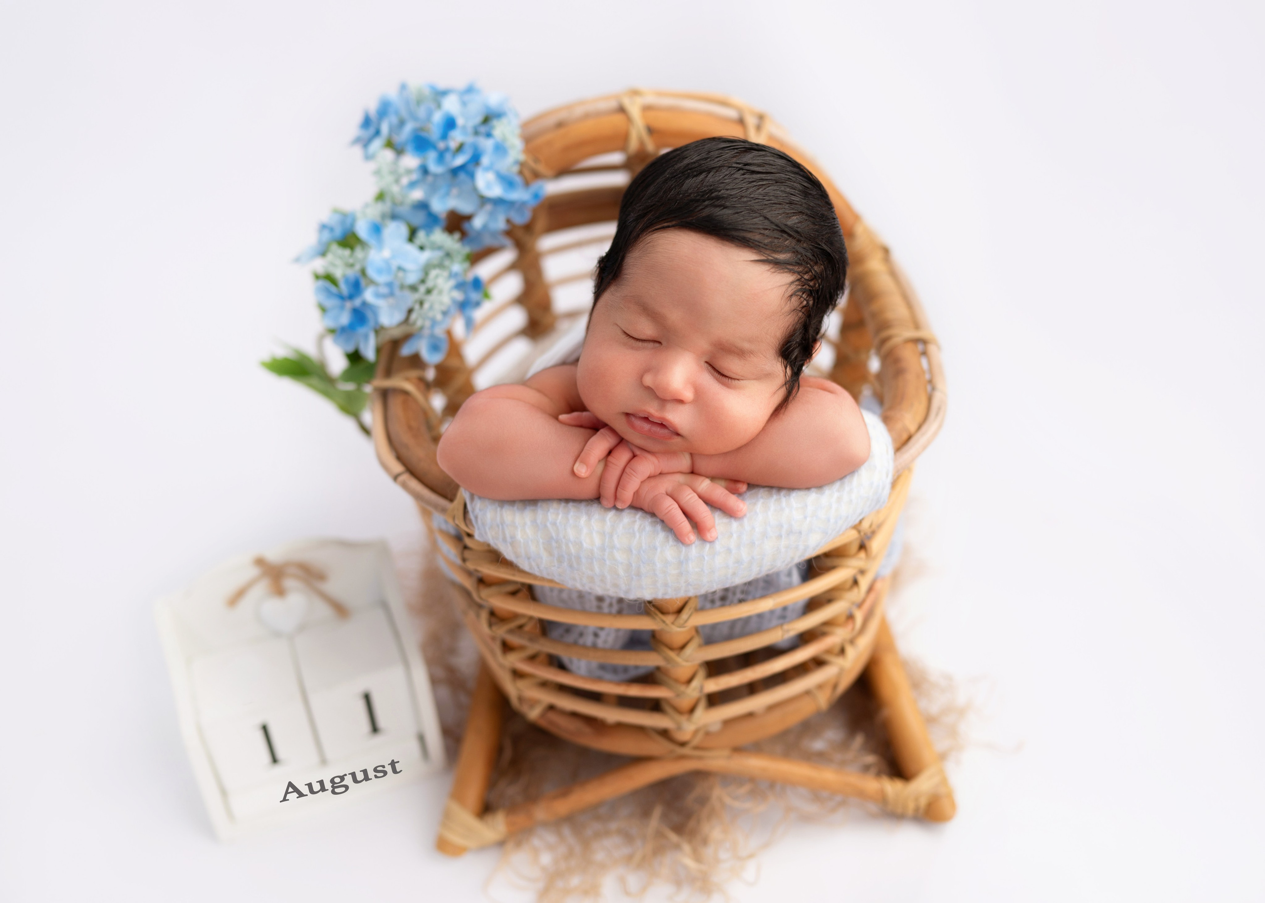 Klassische Neugeborenenfotografie. Neugeborenen, Babyfotografie Nürtingen Yuliia Kikhaieva