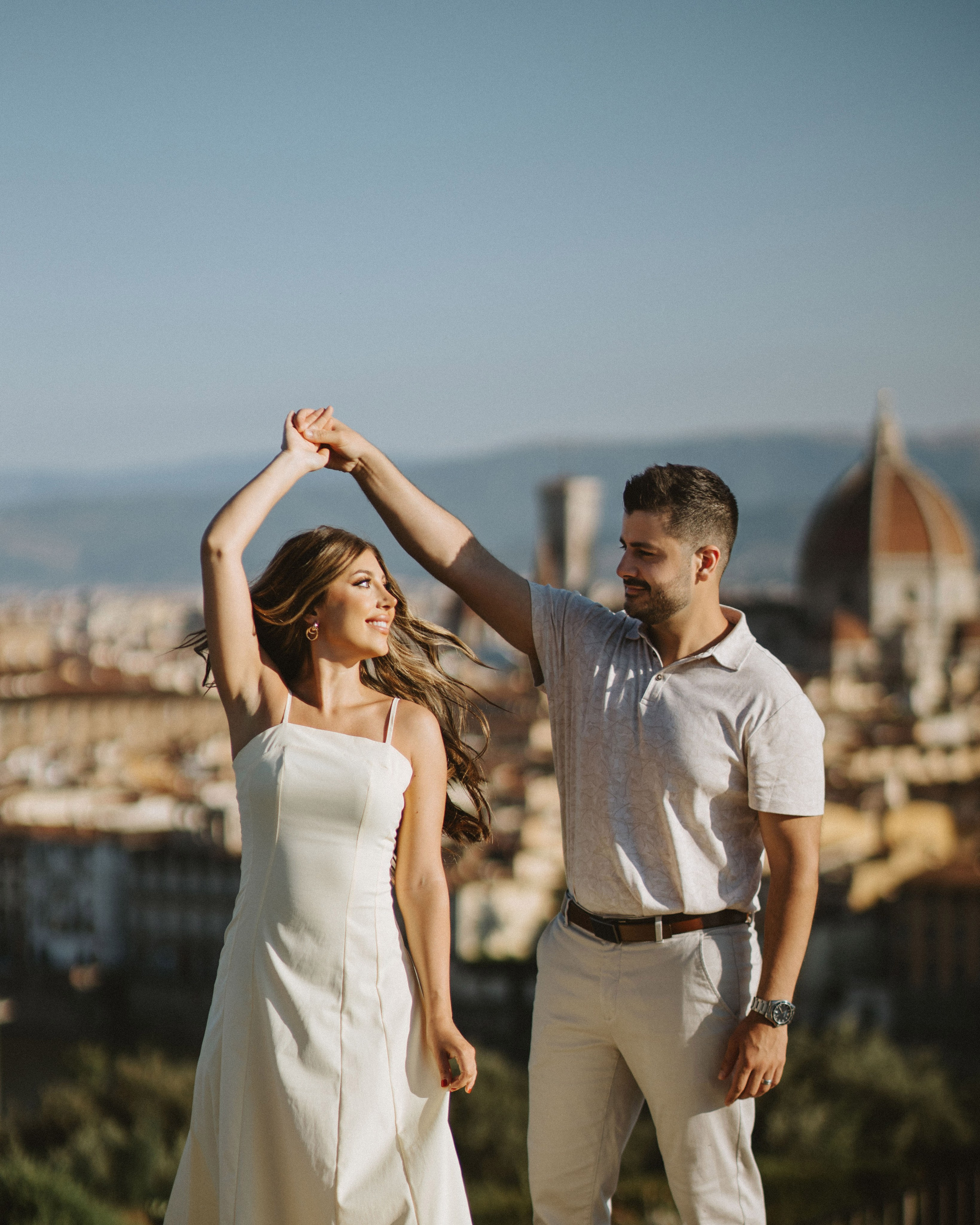 Couple Photoshoot in Florence at Sunrise | Romantic Engagement & Wedding Photography. Wedding Photographer in Florence, Pisa & Tuscany | Candid & Elegant Photography in Italy