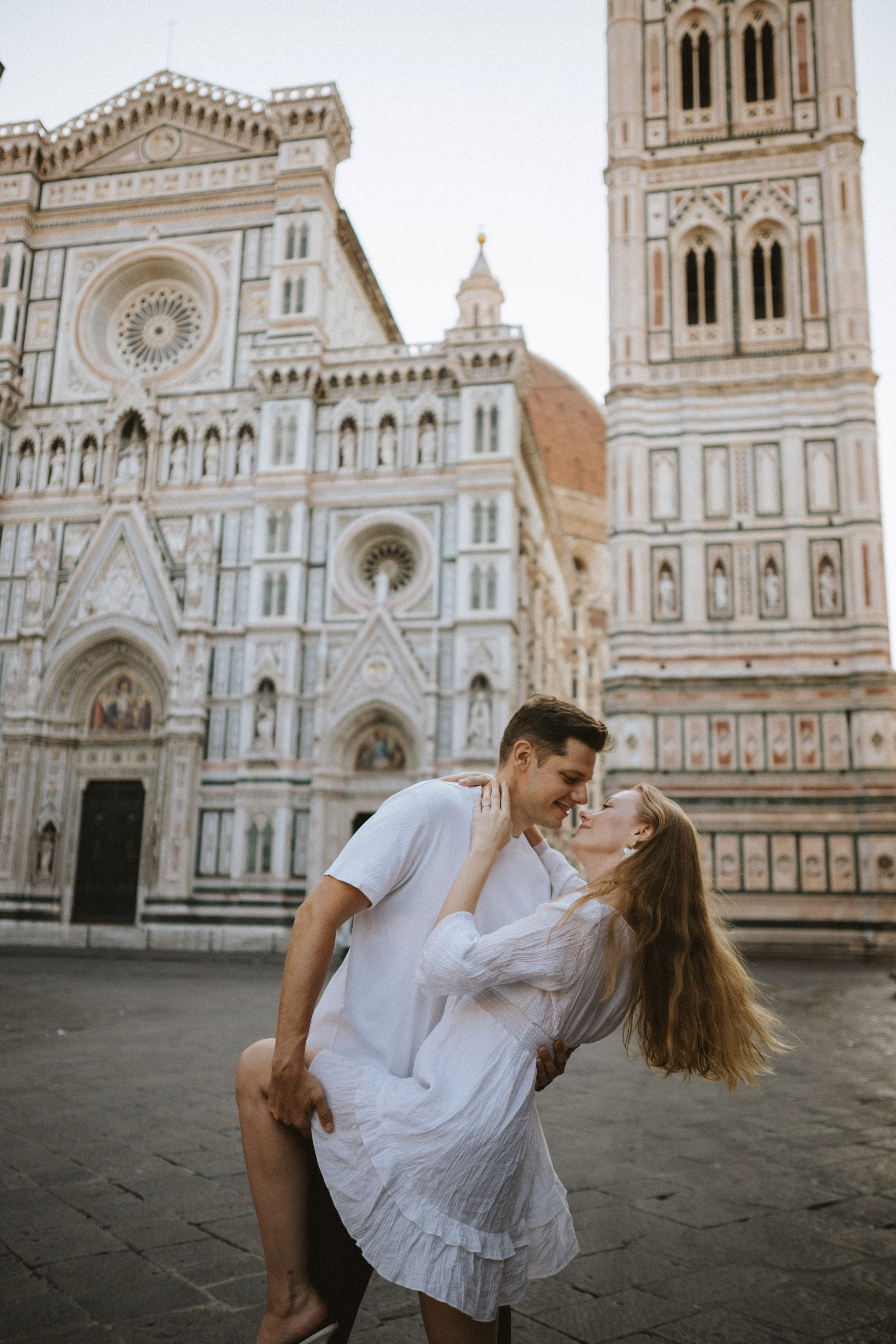 Tuscany & Florence Couples Photographer | Romantic Photoshoots | Kutsan Photography. Wedding Photographer in Florence, Pisa & Tuscany | Candid & Elegant Photography in Italy