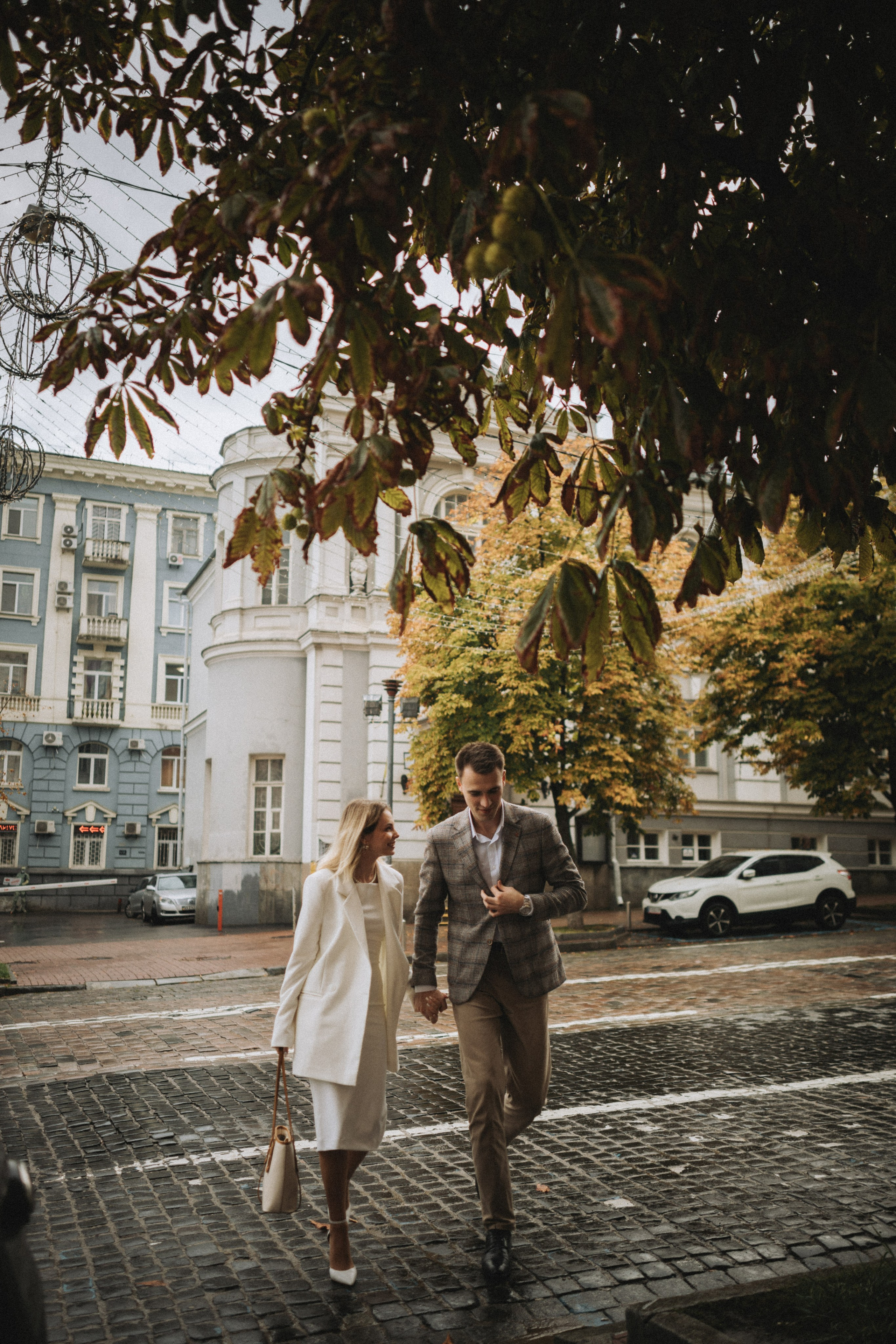 Servizio fotografico di coppia romantico dopo la pioggia - Vlad & Darina. Fotografo di matrimoni a Firenze, Pisa e Toscana | Fotografia spontanea ed elegante in Italia