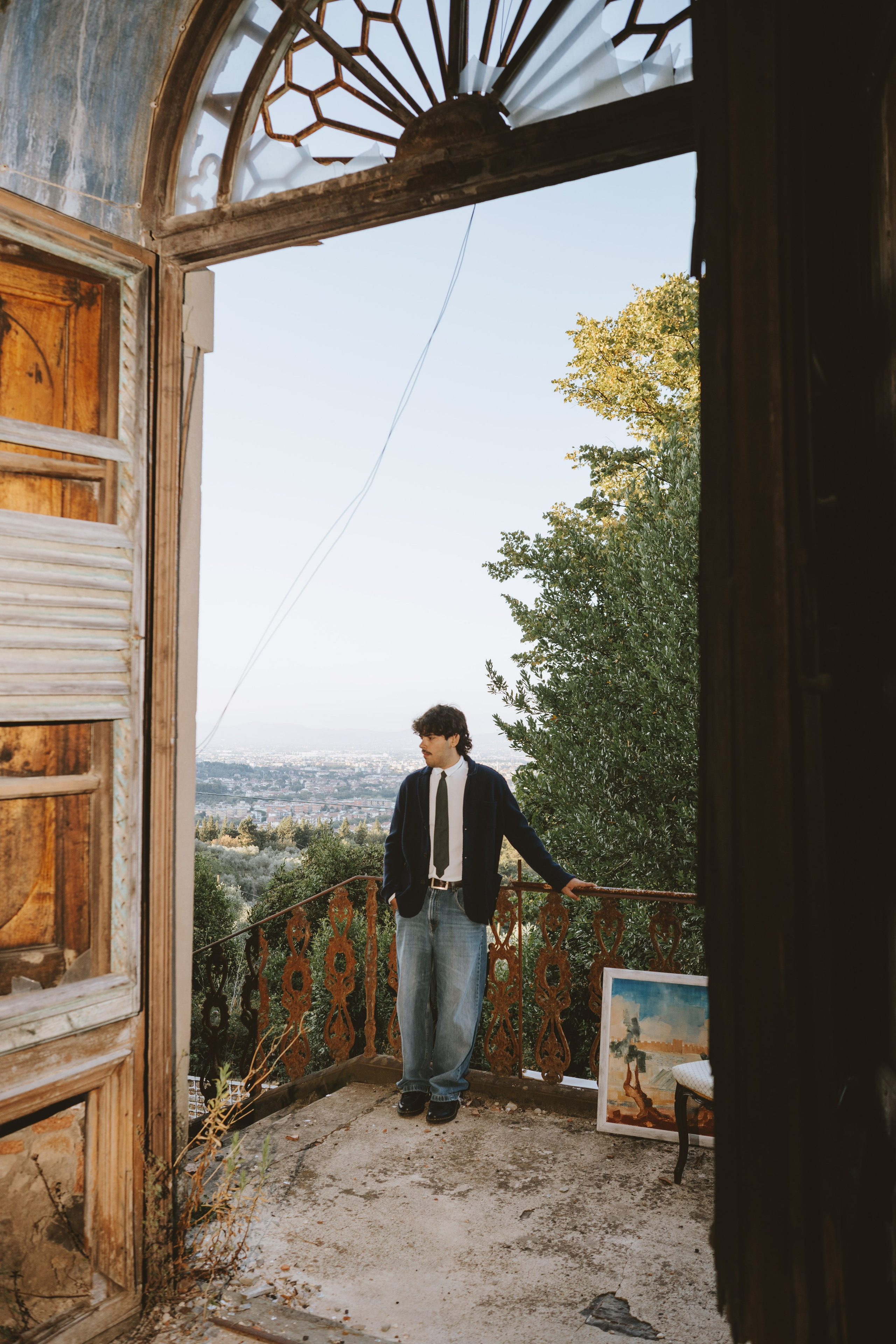 Cinematic Portraits in Prato | Abandoned Villa Musician Session. Wedding Photographer in Florence, Pisa & Tuscany | Candid & Elegant Photography in Italy