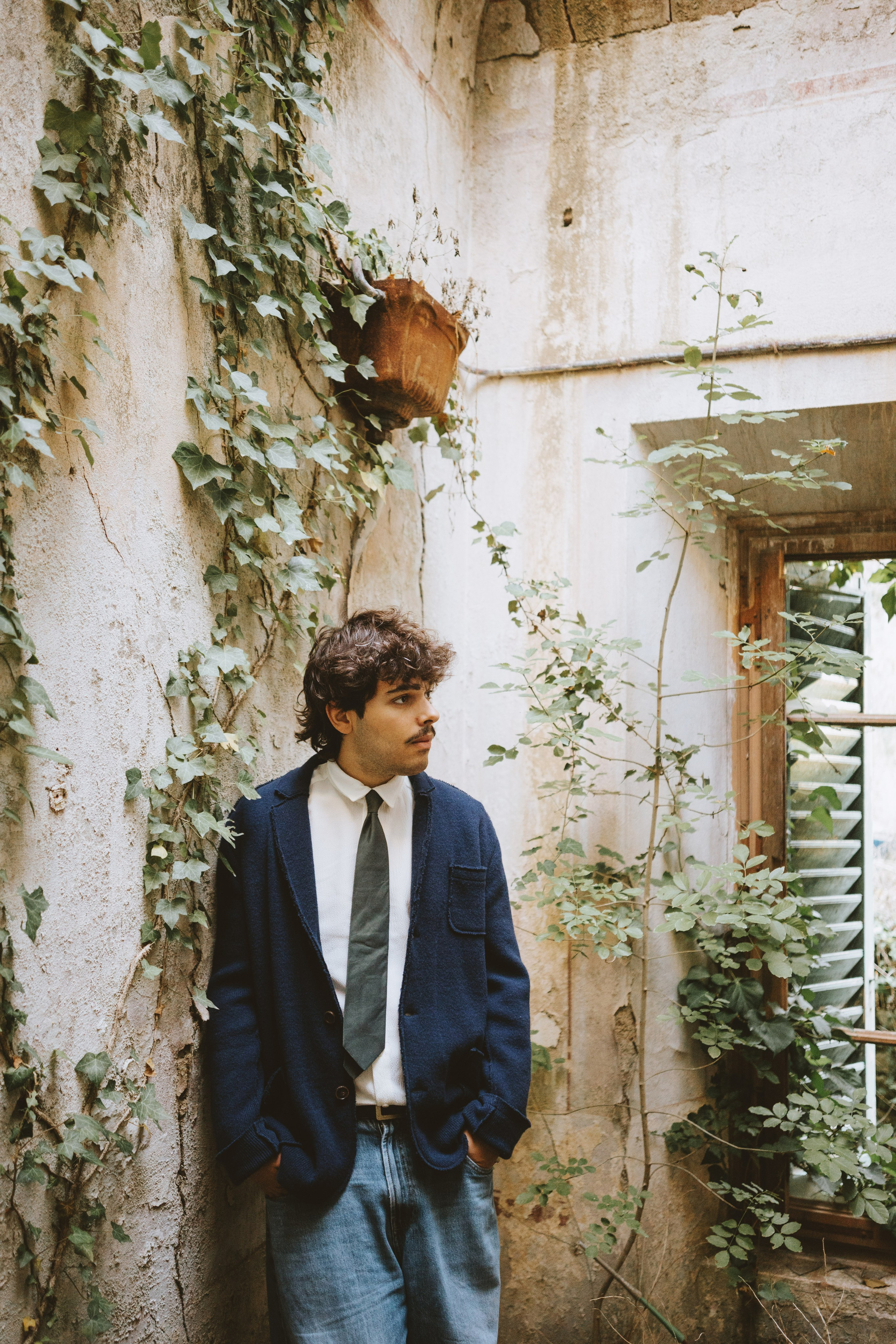 Cinematic Portraits in Prato | Abandoned Villa Musician Session. Wedding Photographer in Florence, Pisa & Tuscany | Candid & Elegant Photography in Italy