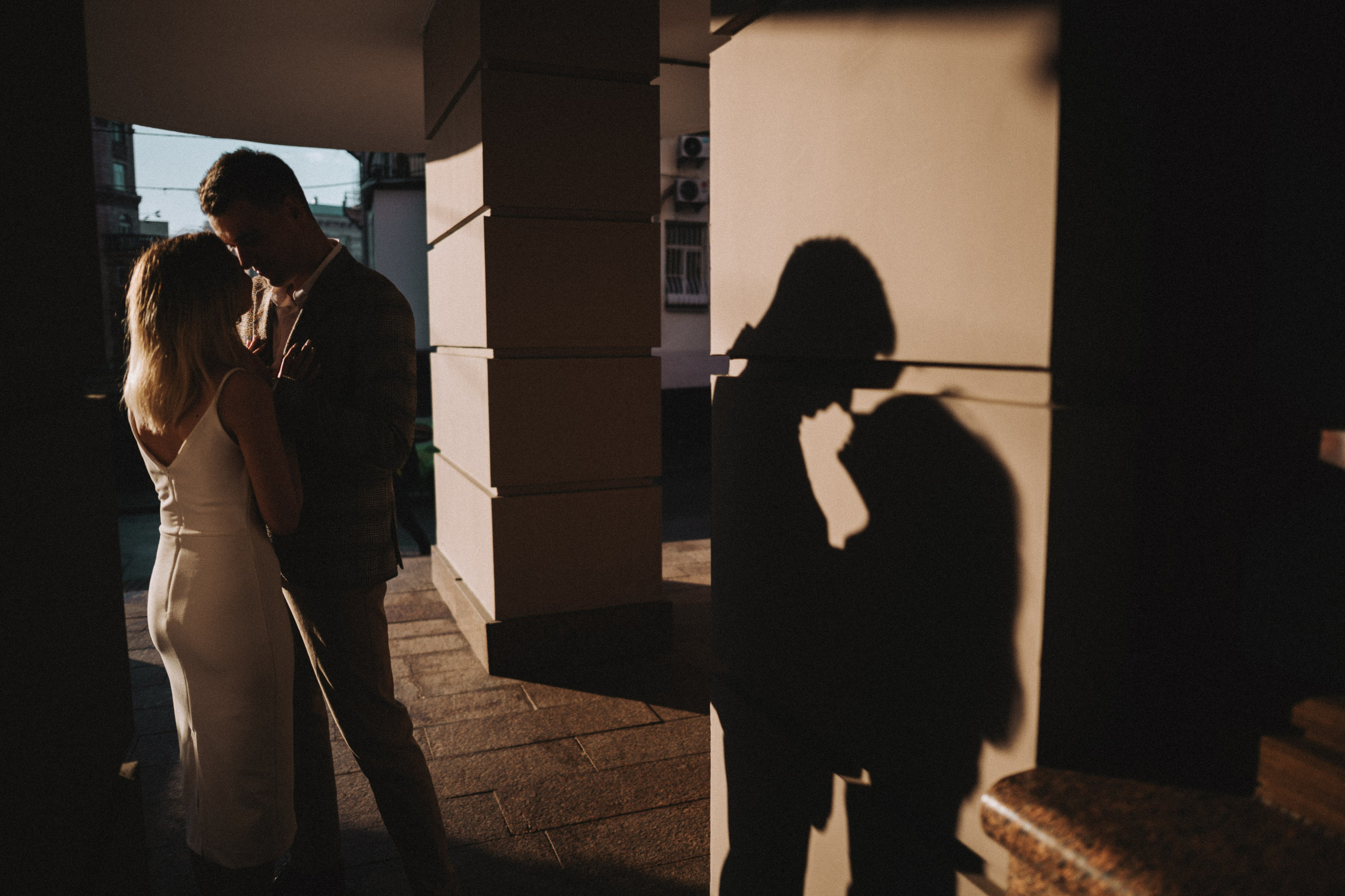 Servizio fotografico di coppia romantico dopo la pioggia - Vlad & Darina. Fotografo di matrimoni a Firenze, Pisa e Toscana | Fotografia spontanea ed elegante in Italia