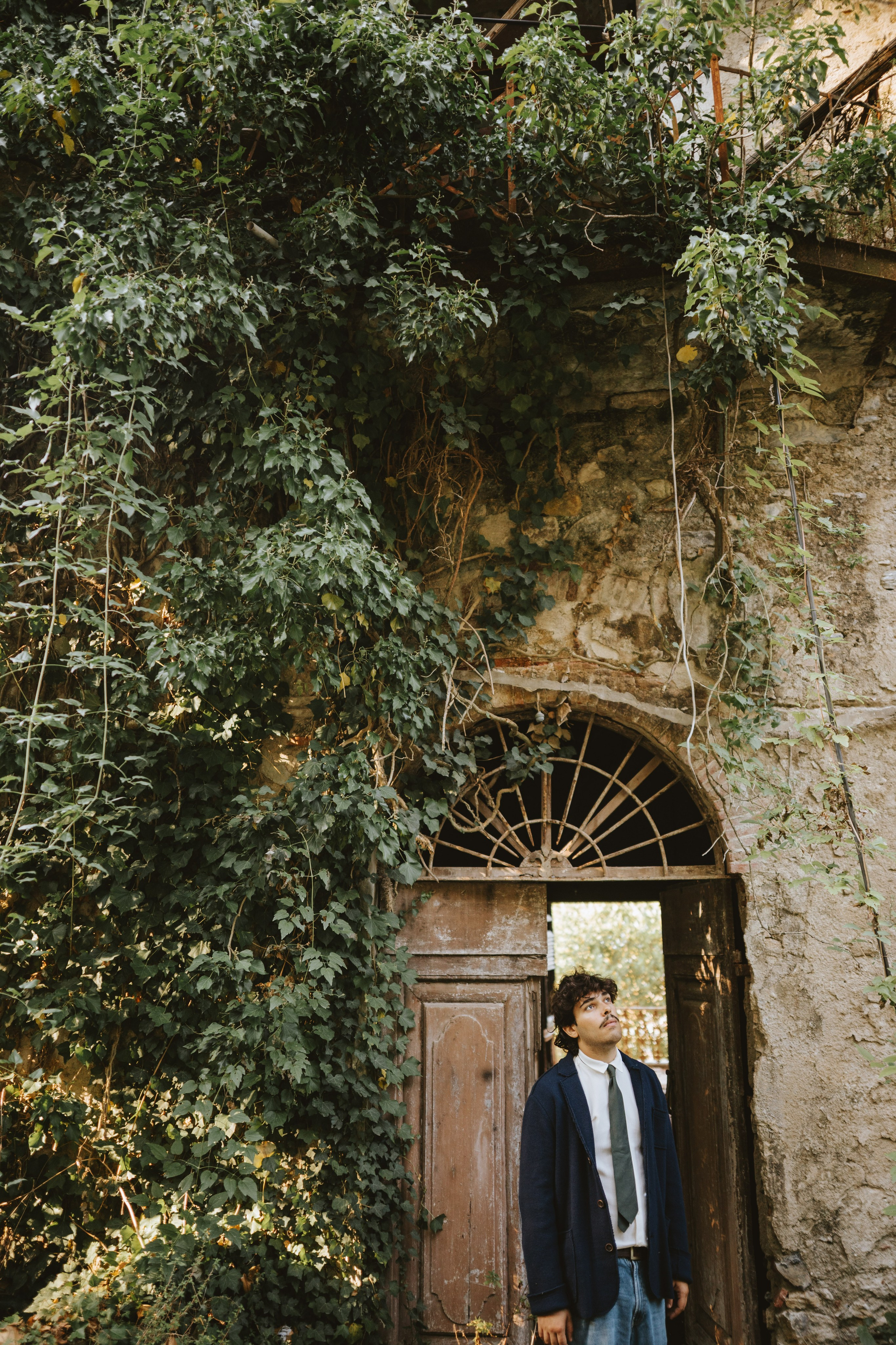 Cinematic Portraits in Prato | Abandoned Villa Musician Session. Wedding Photographer in Florence, Pisa & Tuscany | Candid & Elegant Photography in Italy