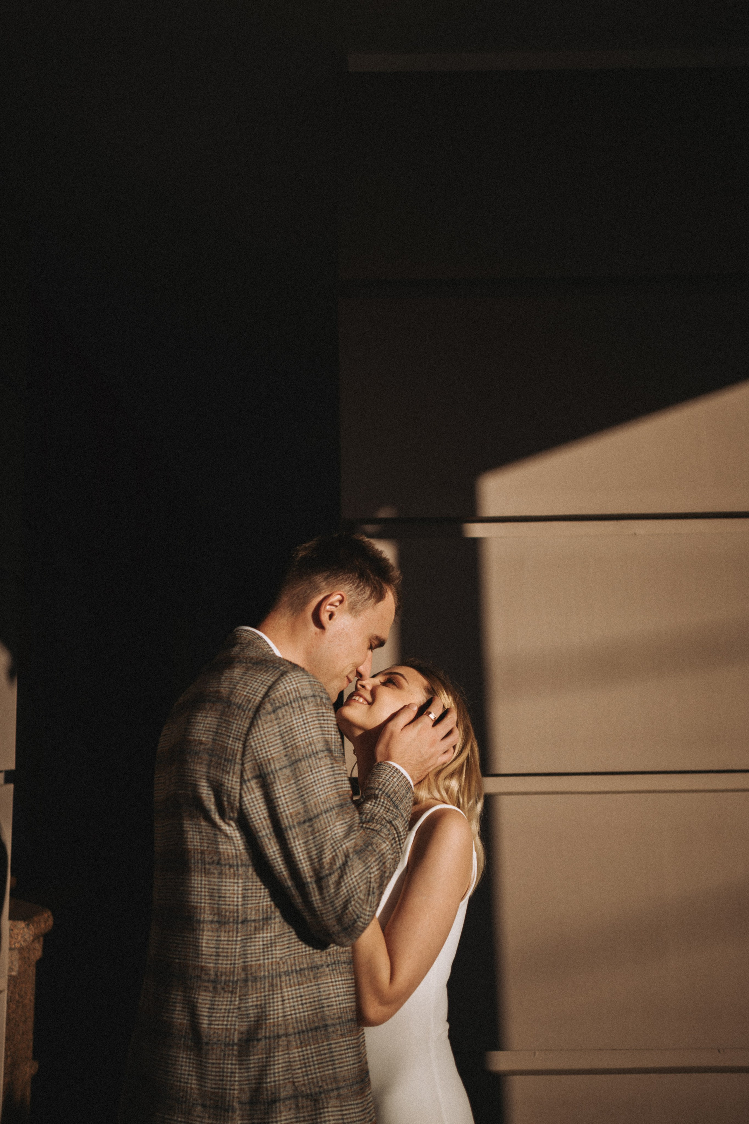 Servizio fotografico di coppia romantico dopo la pioggia - Vlad & Darina. Fotografo di matrimoni a Firenze, Pisa e Toscana | Fotografia spontanea ed elegante in Italia