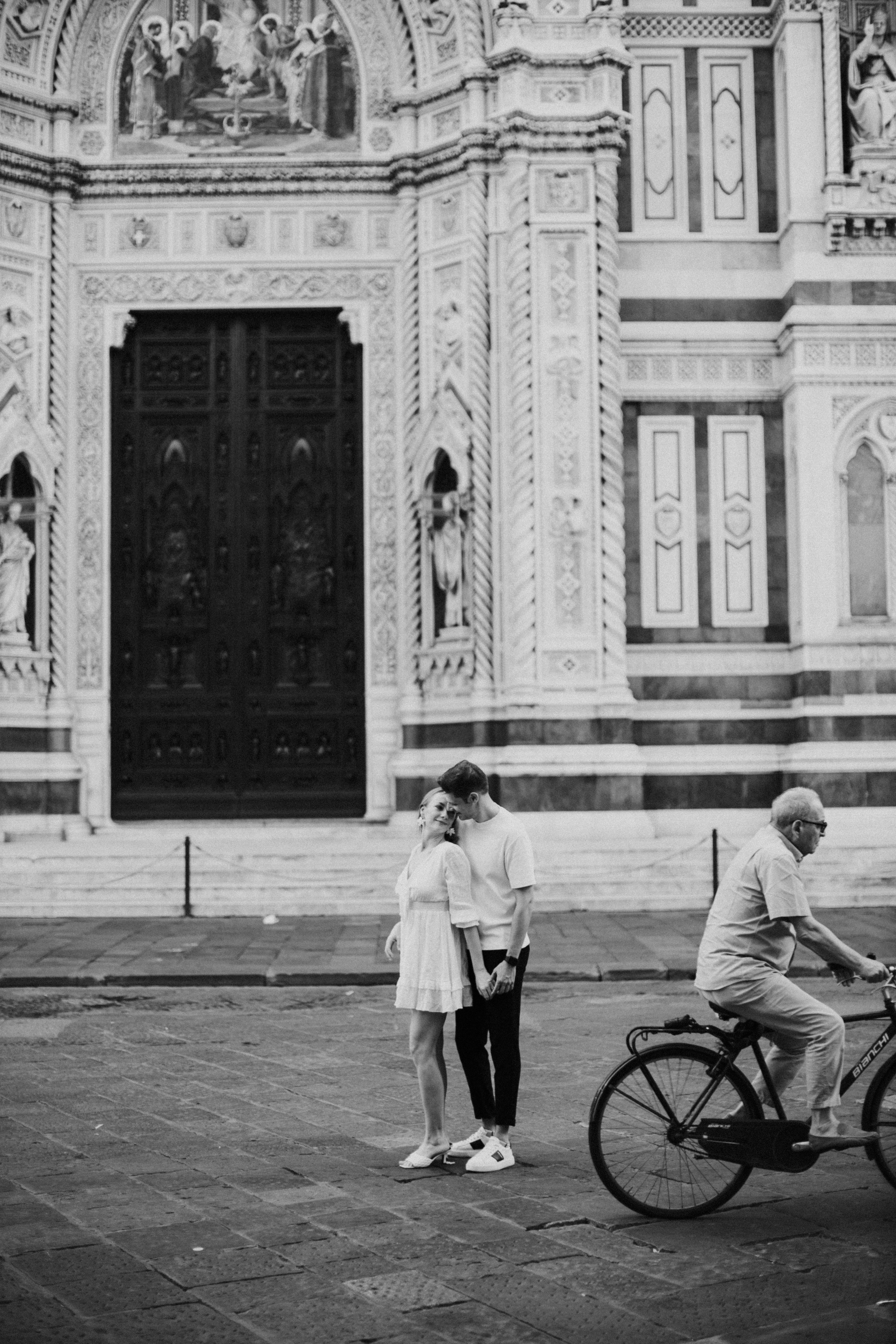 Tuscany & Florence Couples Photographer | Romantic Photoshoots | Kutsan Photography. Wedding Photographer in Florence, Pisa & Tuscany | Candid & Elegant Photography in Italy