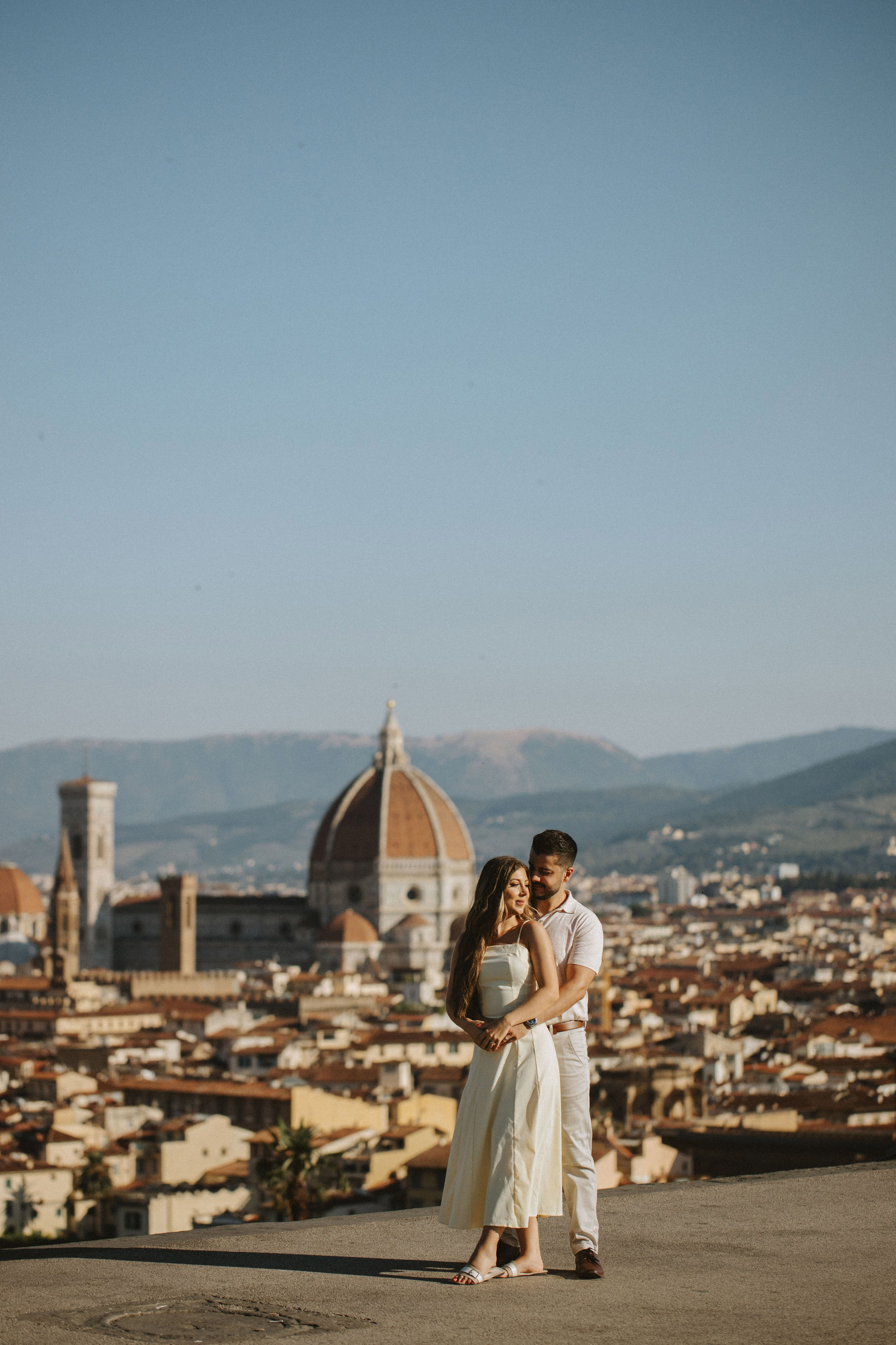 Couple Photoshoot in Florence at Sunrise | Romantic Engagement & Wedding Photography. Wedding Photographer in Florence, Pisa & Tuscany | Candid & Elegant Photography in Italy