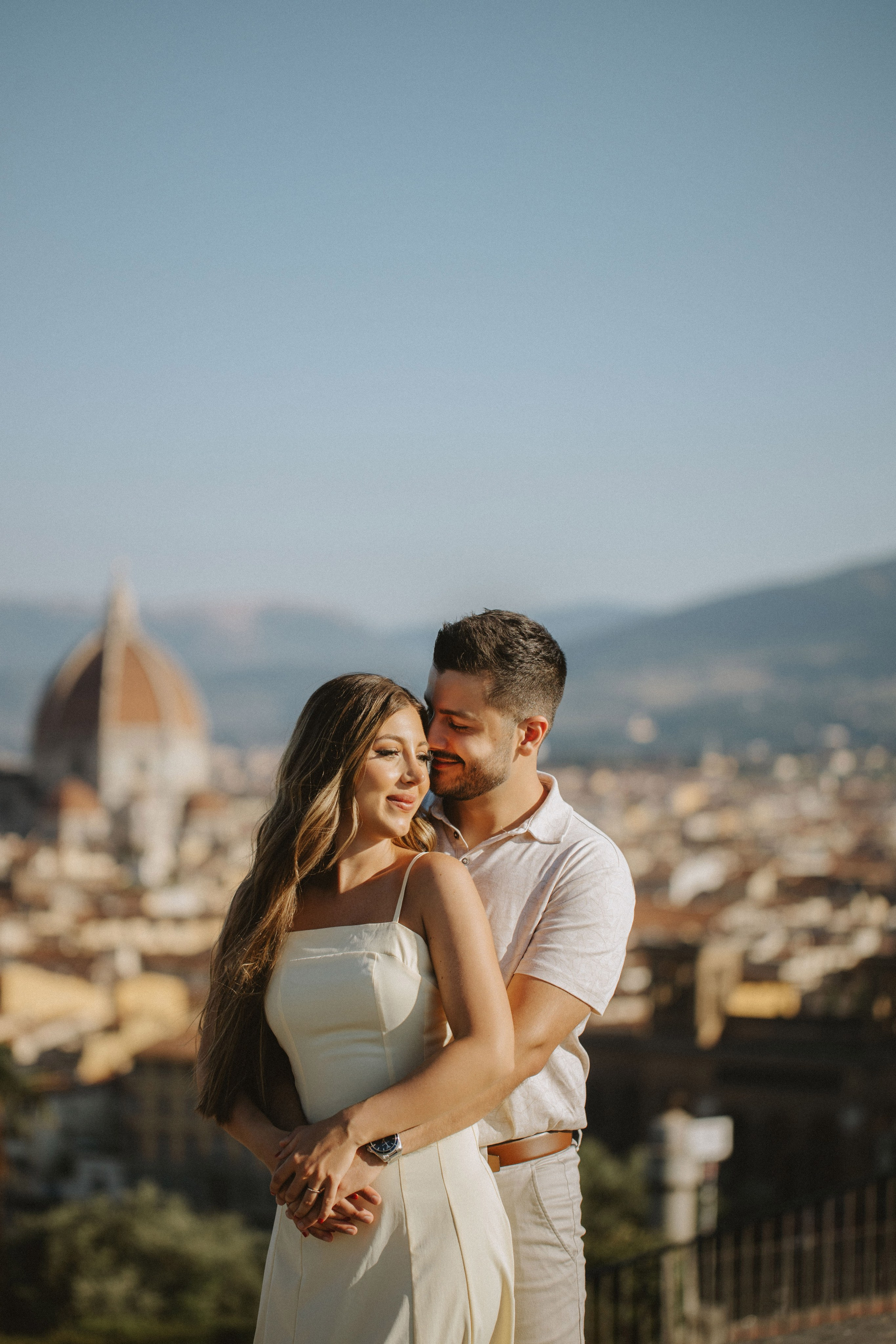 Couple Photoshoot in Florence at Sunrise | Romantic Engagement & Wedding Photography. Wedding Photographer in Florence, Pisa & Tuscany | Candid & Elegant Photography in Italy
