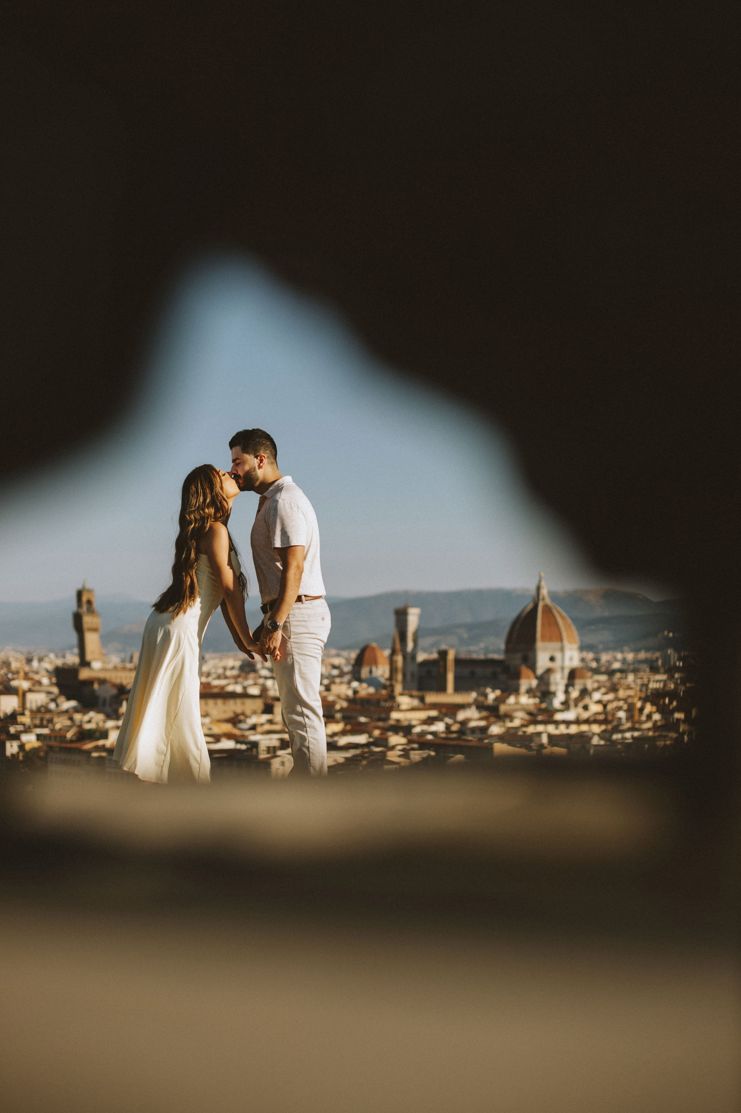 Couple Photoshoot in Florence at Sunrise | Romantic Engagement & Wedding Photography. Wedding Photographer in Florence, Pisa & Tuscany | Candid & Elegant Photography in Italy