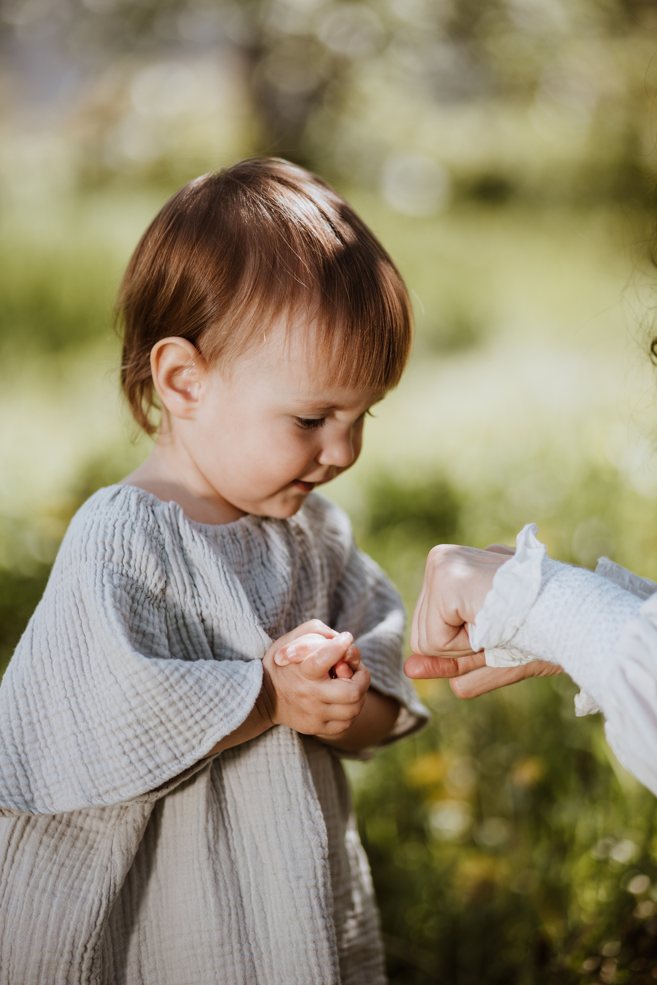 Семейная фотосессия в яблочном саду. Fotografo di matrimoni a Firenze, Pisa e Toscana | Fotografia spontanea ed elegante in Italia