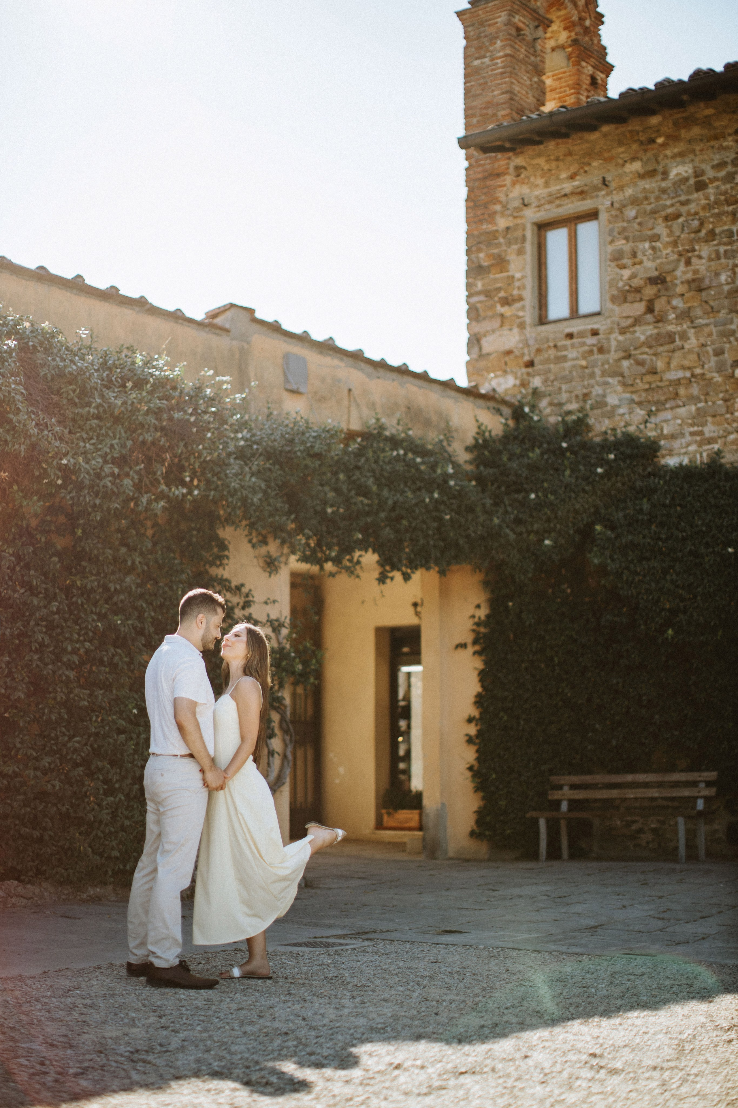 Tuscany & Florence Couples Photographer | Romantic Photoshoots | Kutsan Photography. Wedding Photographer in Florence, Pisa & Tuscany | Candid & Elegant Photography in Italy