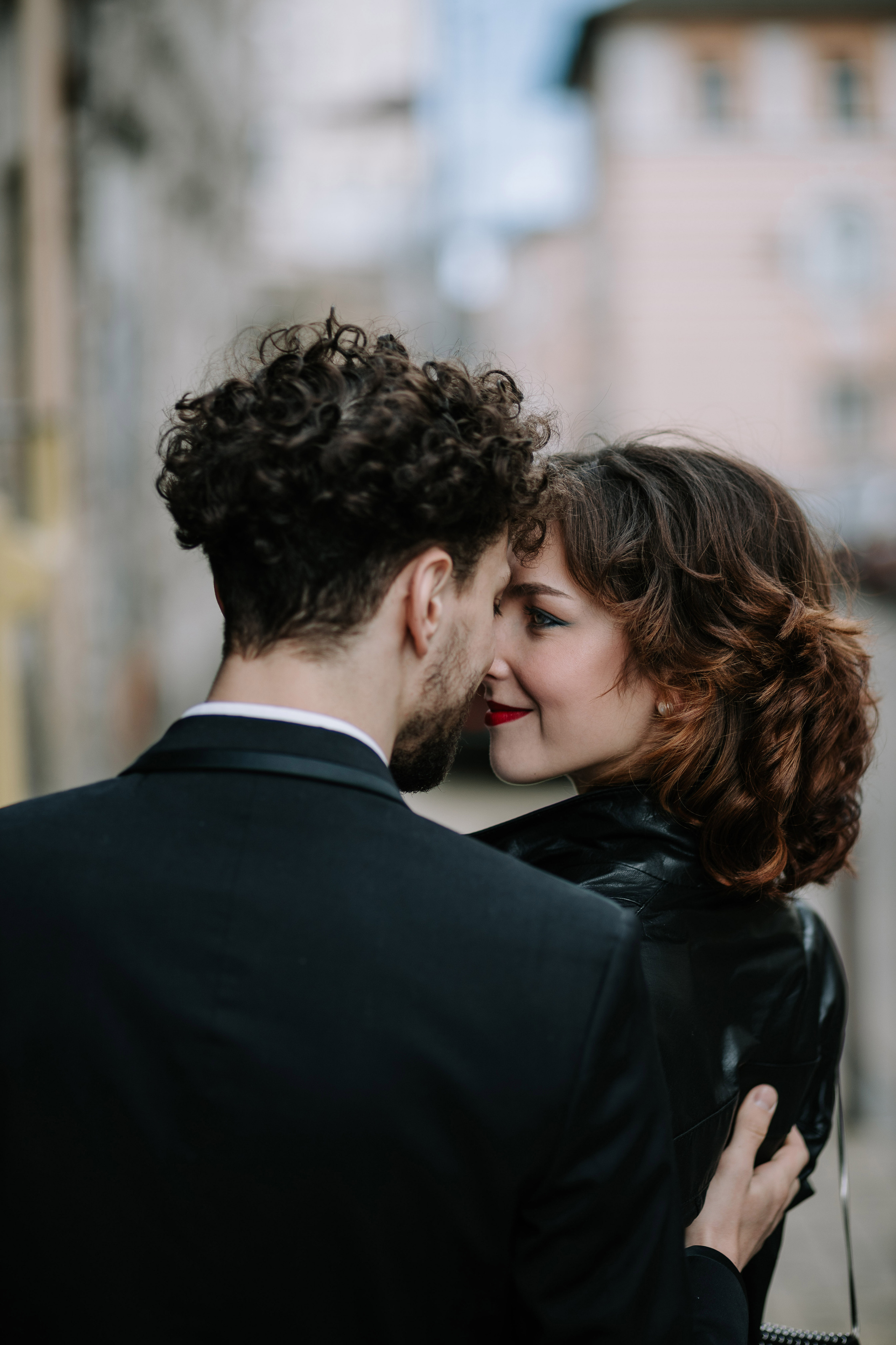 Фотосессия влюбленной пары в городе. Wedding Photographer in Florence, Pisa & Tuscany | Candid & Elegant Photography in Italy